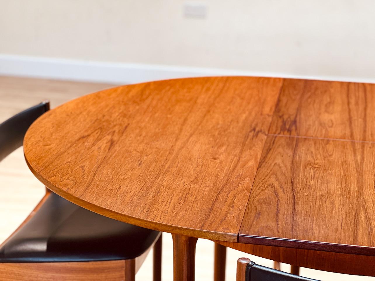 McIntosh Set of a Circular table and chairs For Sale 1