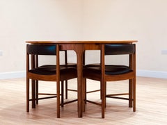 McIntosh Set of a Circular table and chairs