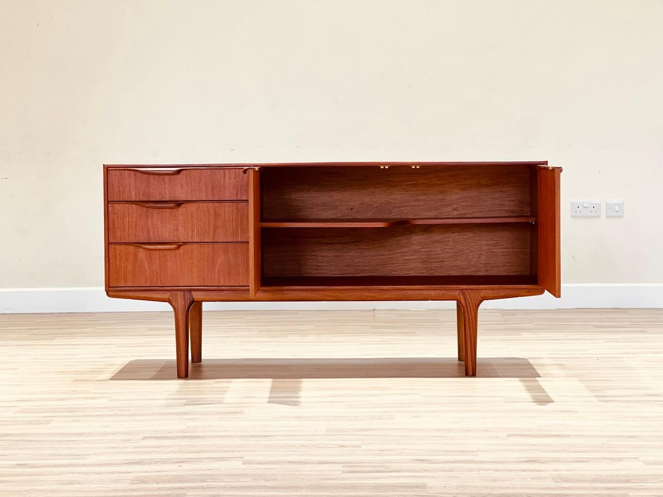 Mid-Century Modern McIntosh Sideboard in Teak (Moy Collection) For Sale
