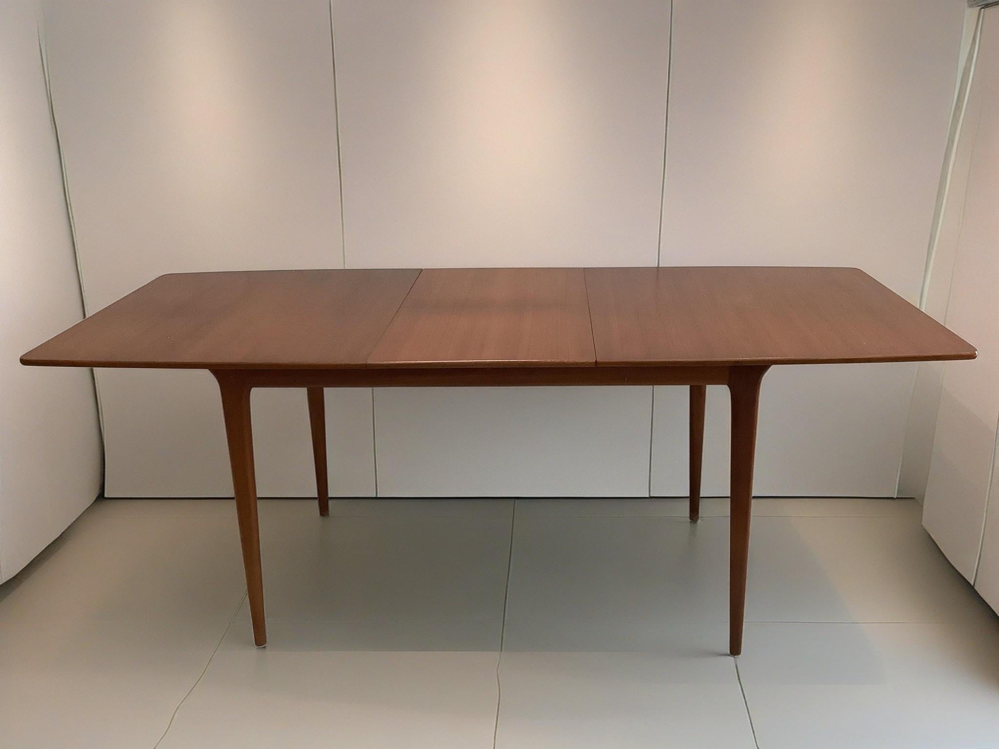 Varnished McIntosh T2 Extending Dining Table designed by Tom Robertson for A.H. McIntosh