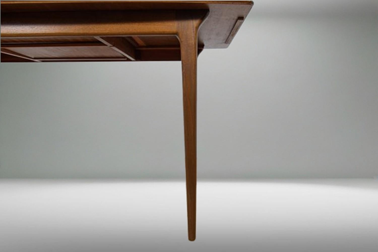 Mid-20th Century McIntosh T2 Extending Dining Table designed by Tom Robertson for A.H. McIntosh