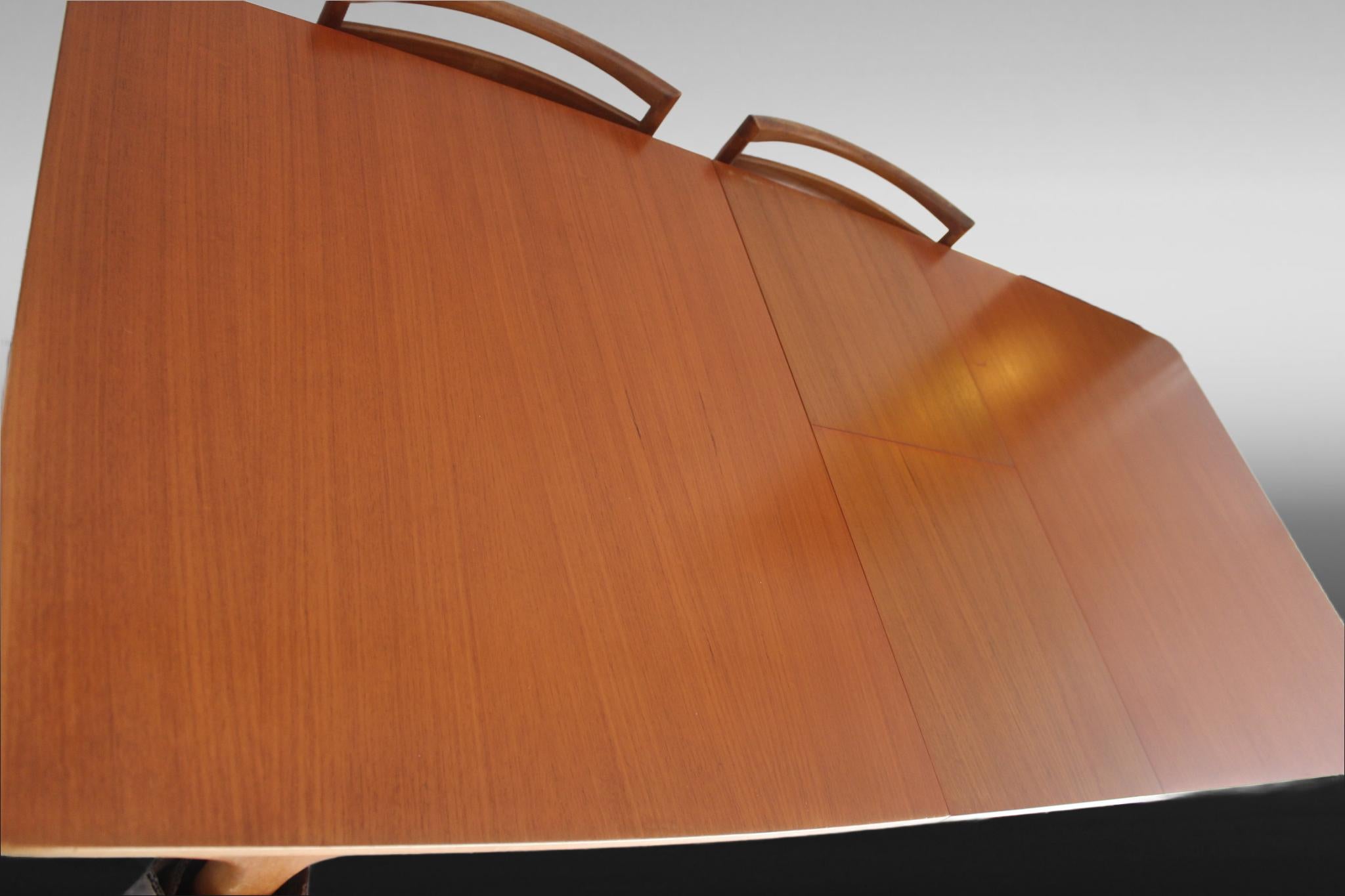 McIntosh T3 Table à manger extensible en teck en vente 2