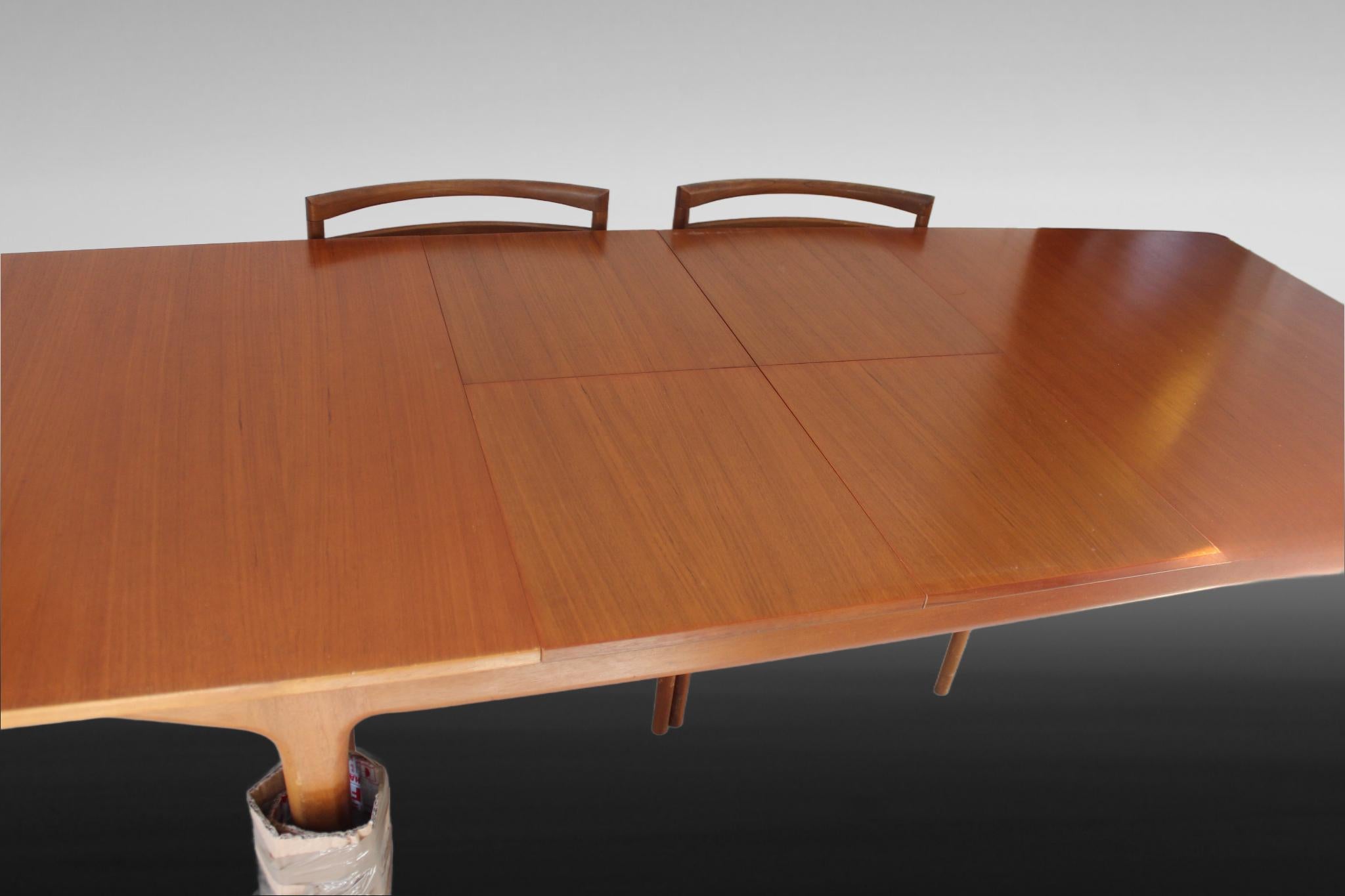 McIntosh T3 Table à manger extensible en teck en vente 5