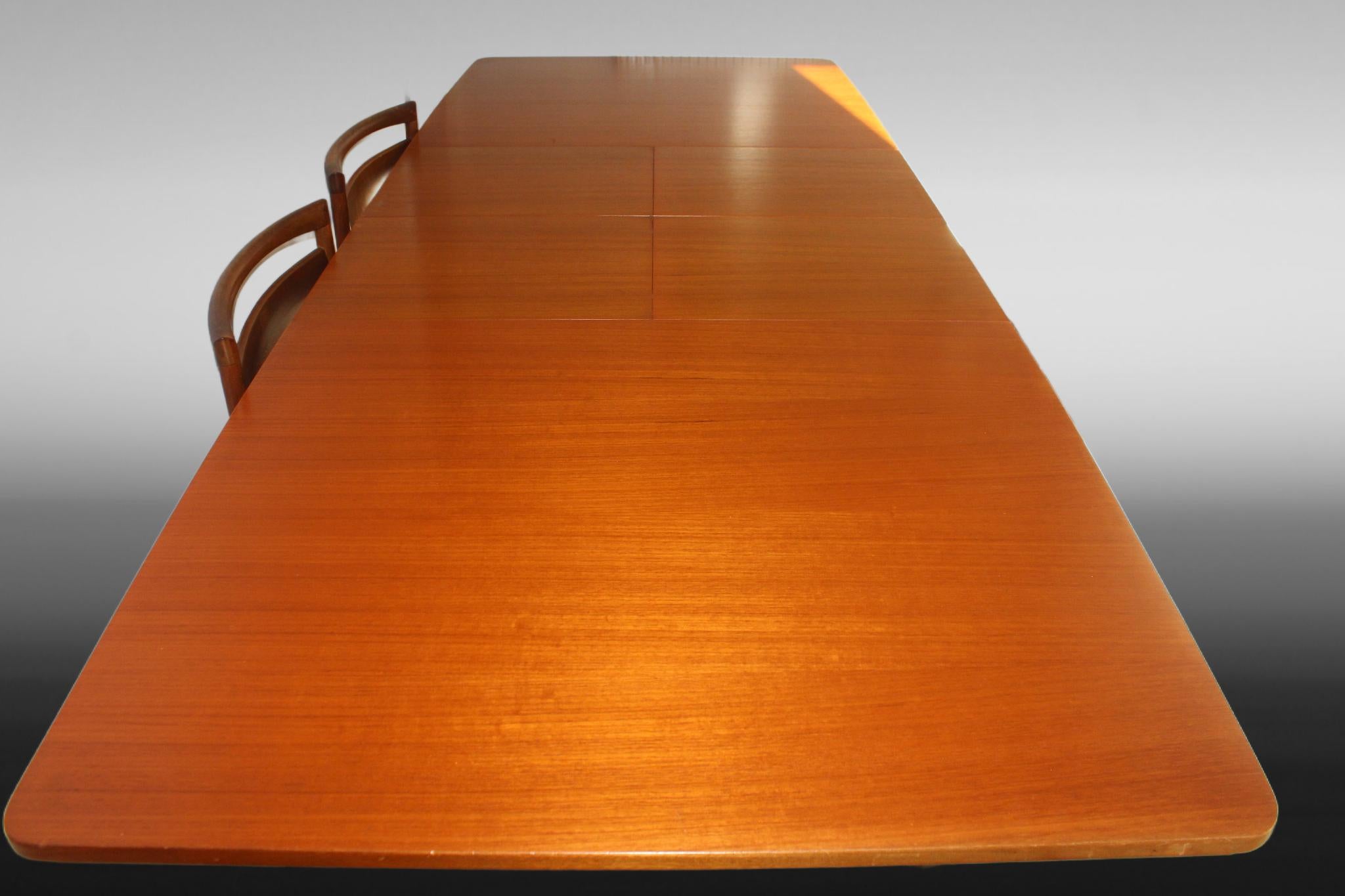 McIntosh T3 Table à manger extensible en teck en vente 1