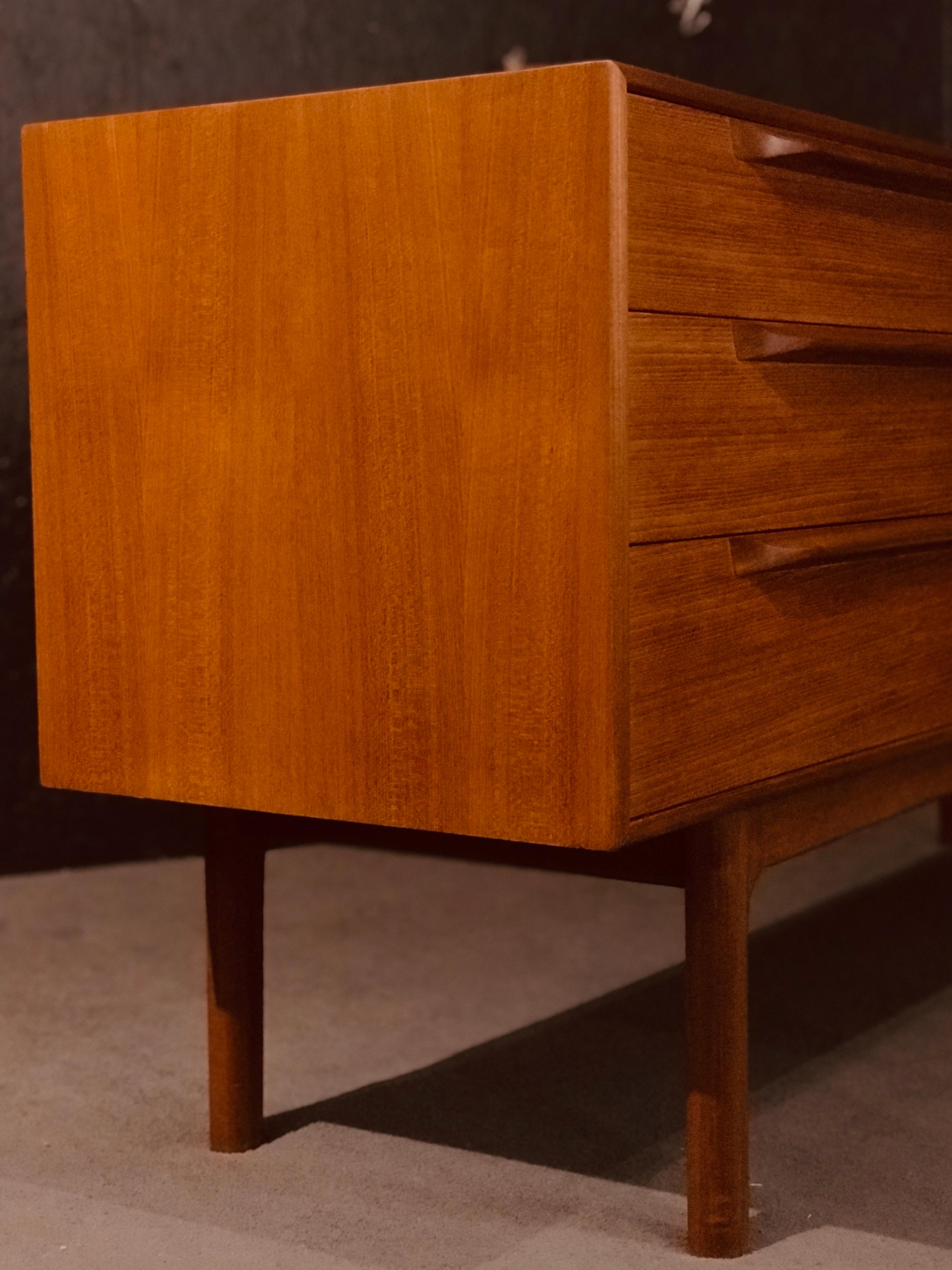 McIntosh teak sideboard, Made in Scotland in the ’70s 3