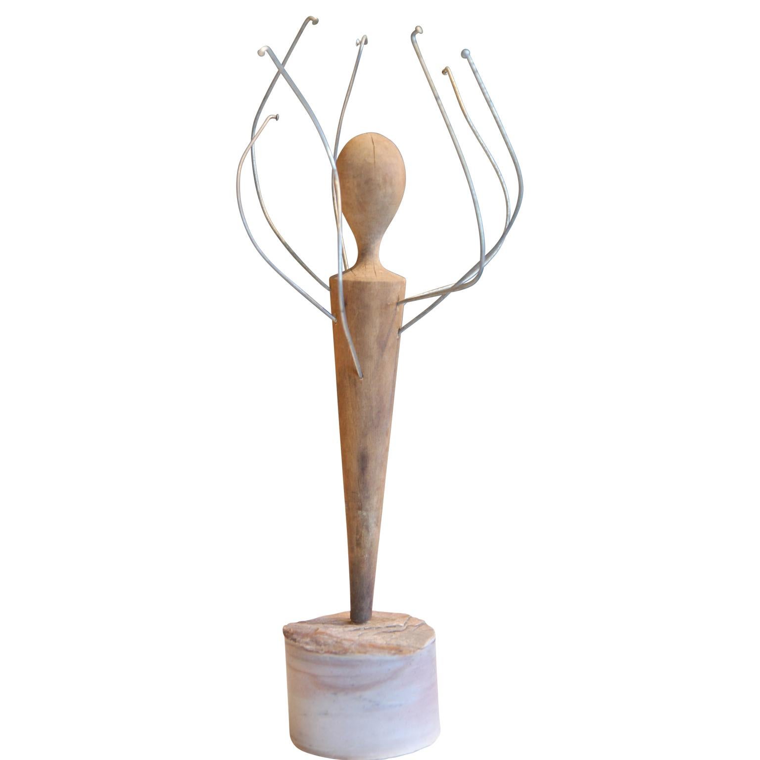 Scultura organica moderna astratta a tecnica mista in acciaio e legno - Mixed Media Art Moderno di McKay Otto