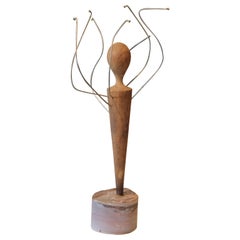 Moderne abstrakte organische Skulptur aus Stahl und Holz in Mischtechnik