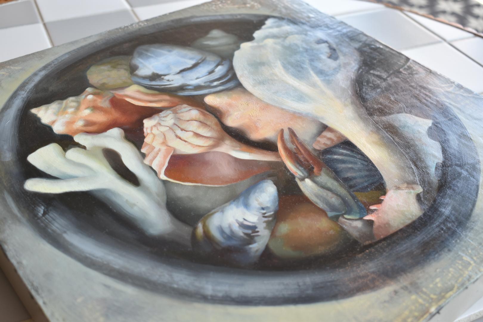 Large Bowl of Shells - Painting realista estadounidense de McKenzie West