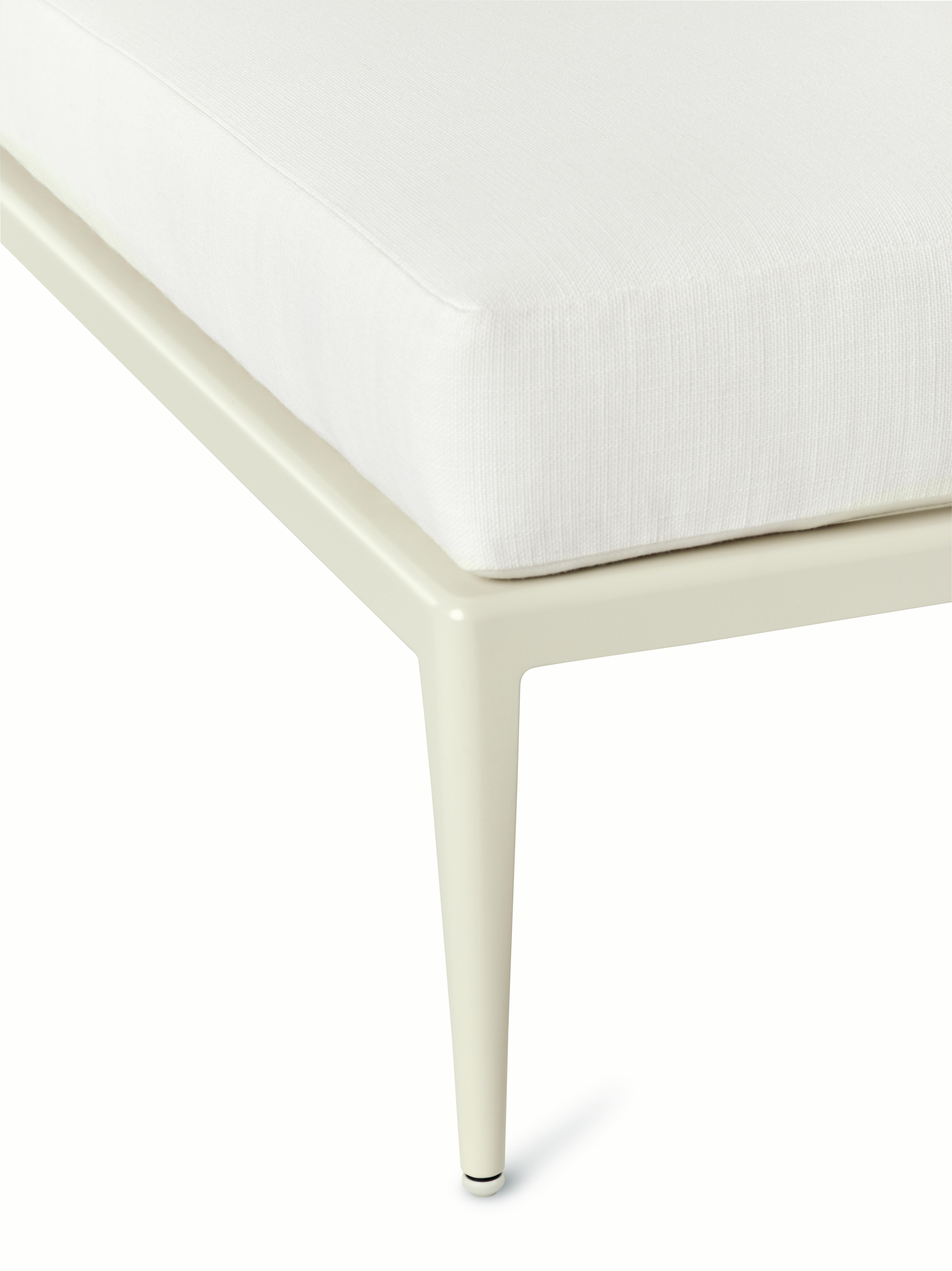 XXIe siècle et contemporain McKinnon and Harris Outdoor Furniture deCamp Sun Furniture Classic White finish  en vente
