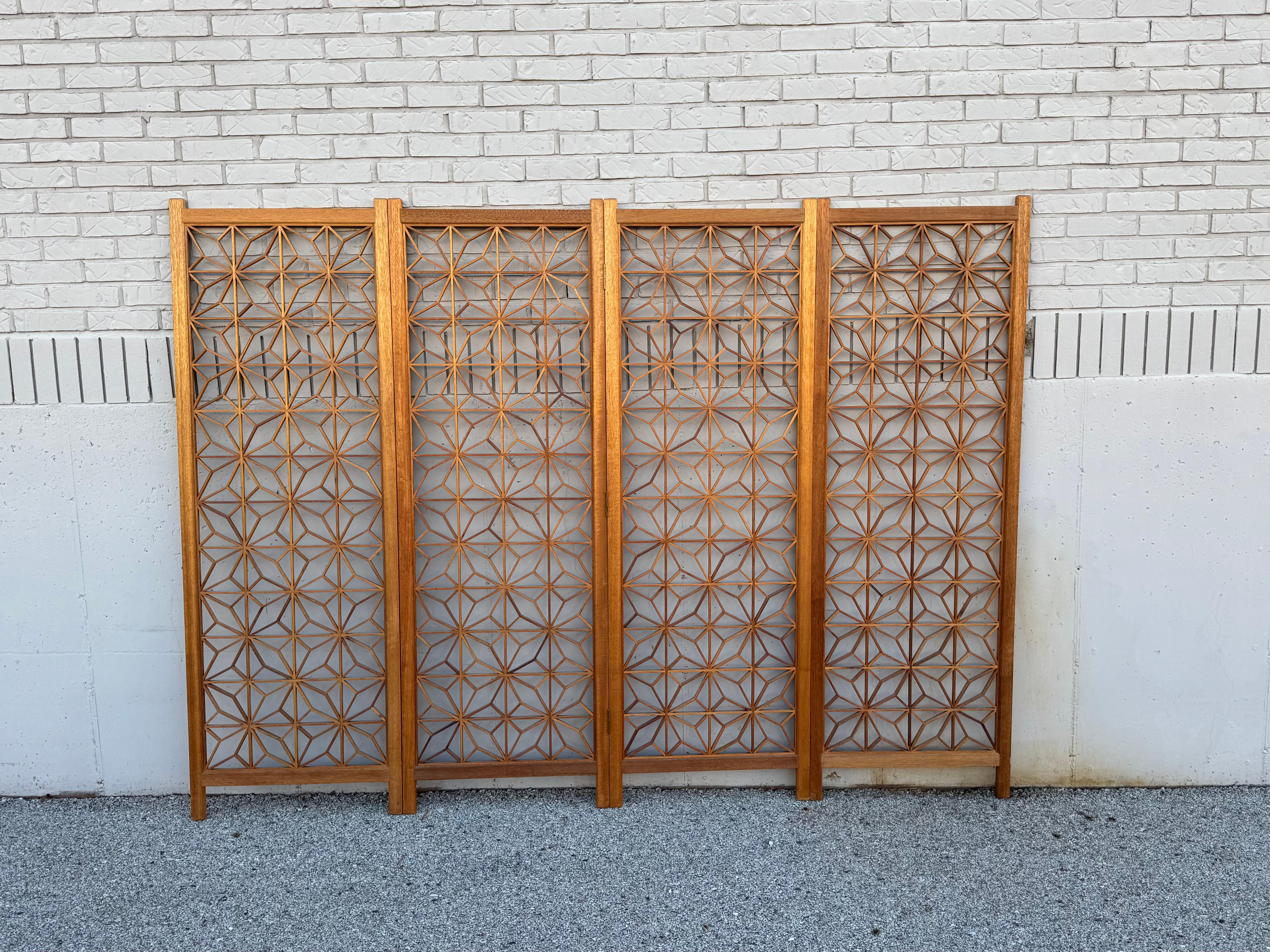 MCM 1960s Kumiko Sunflower Geometric Pattern 4 Panel Teak Screen - Room Divider (Séparateur de pièce) en vente 9