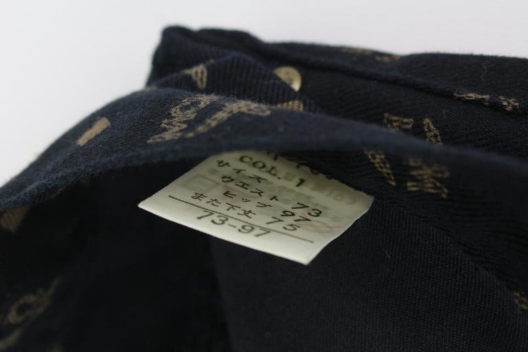 MCM 28 Inch Black Monogram Visetos Logo Jeans 2MCM1028 In Excellent Condition For Sale In Dix hills, NY