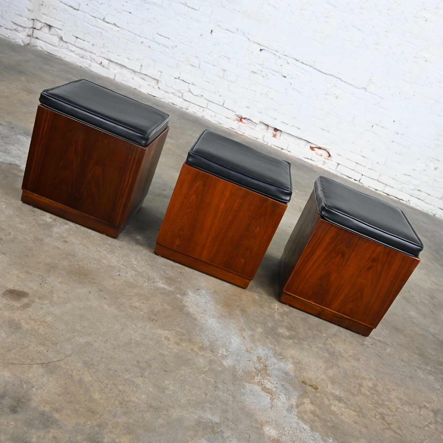 MCM 3 Walnut Cube Stools Black Upholstered Tops Jack Cartwright for Founders In Good Condition In Topeka, KS