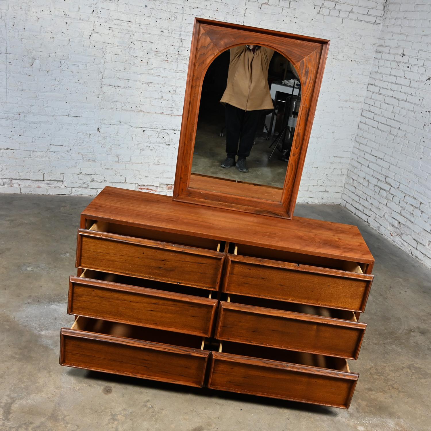 MCM 6 Drawer Dresser Framed Arch Mirror by Dillingham Walnut & Pecky Cypress For Sale 3