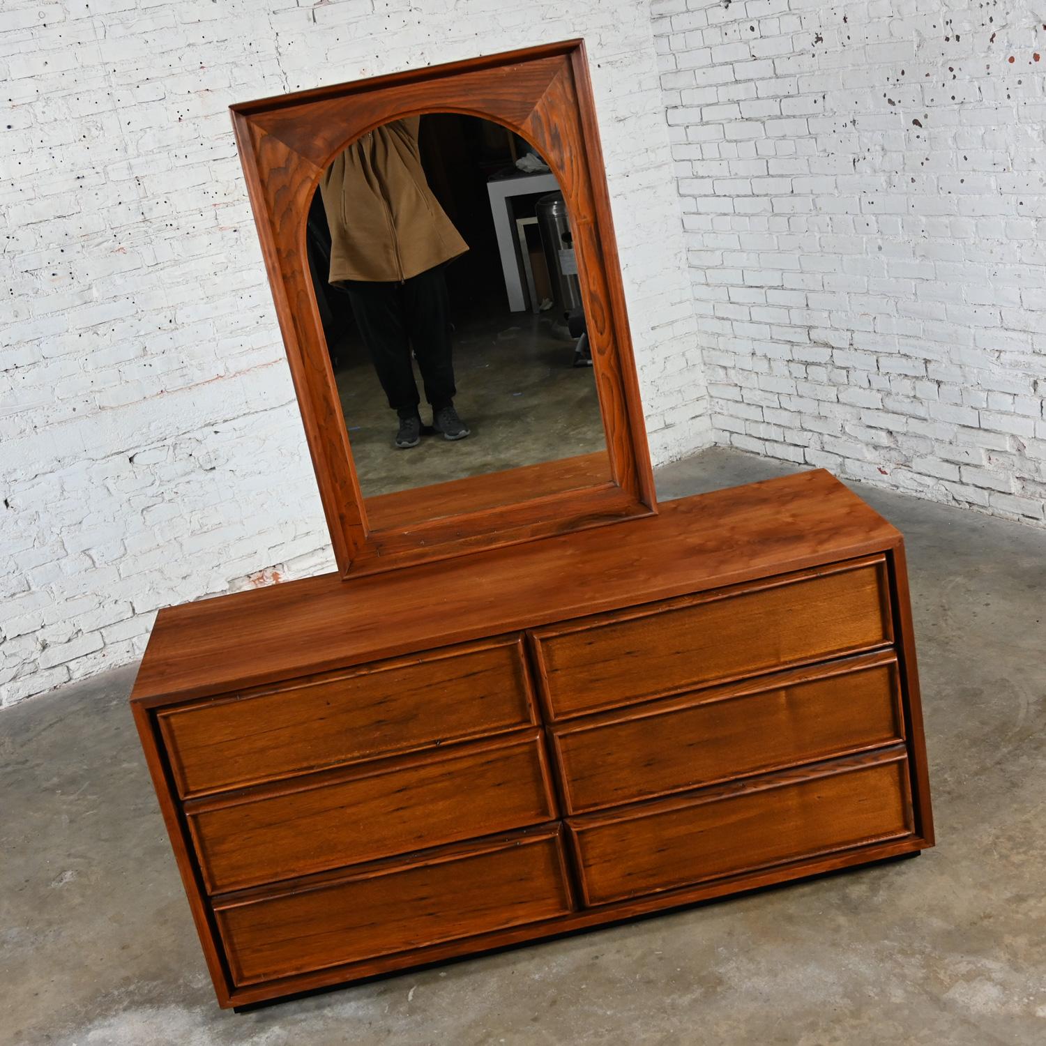 1960s dresser with mirror
