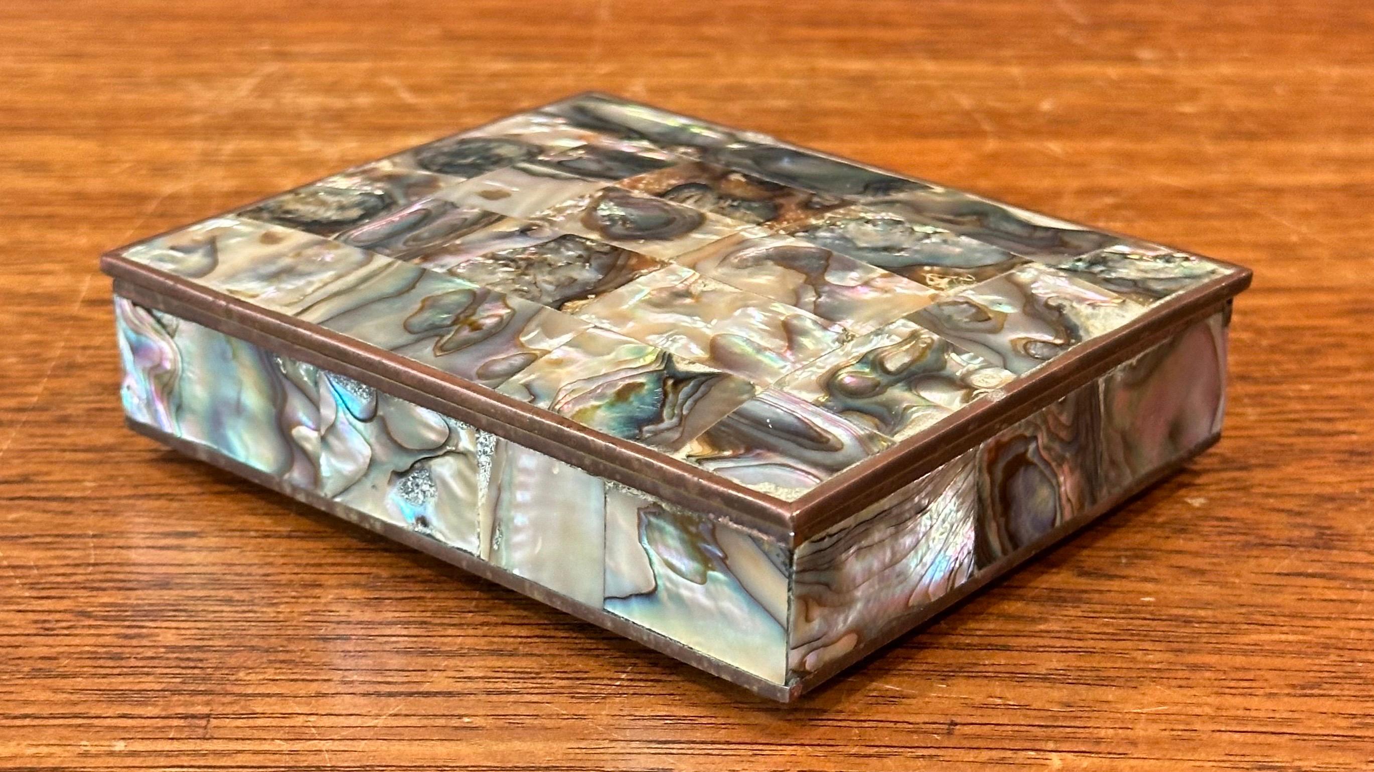MCM Abalone Shell and Brass Lidded Trinket Box in the Style of Los Castillios For Sale 5