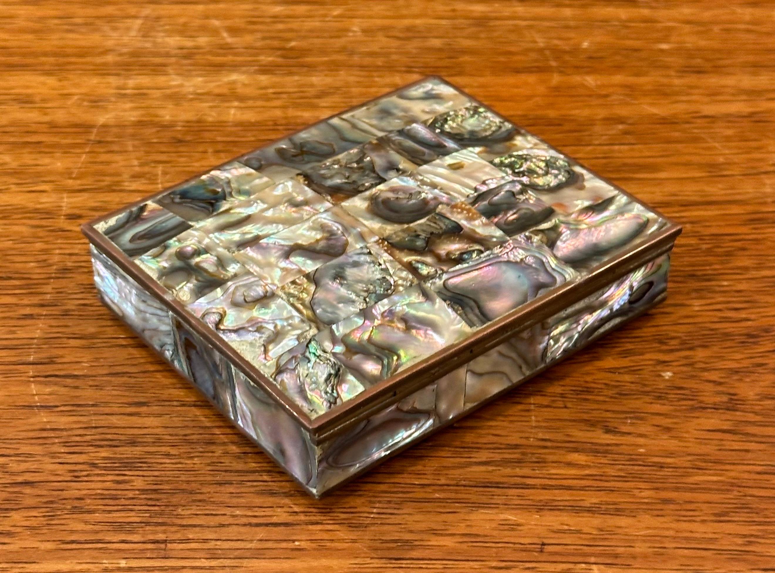 MCM Abalone Shell and Brass Lidded Trinket Box in the Style of Los Castillios For Sale 6