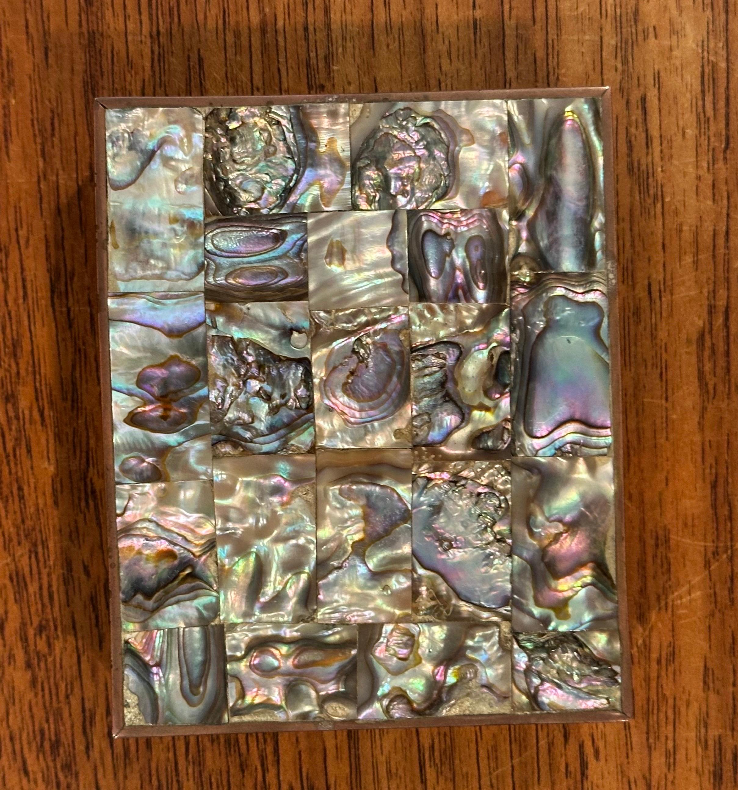 MCM Abalone Shell and Brass Lidded Trinket Box in the Style of Los Castillios For Sale 10