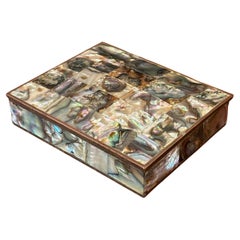 MCM Scatola portagioie con coperchio in conchiglia di abalone e ottone nello stile di Los Castillios