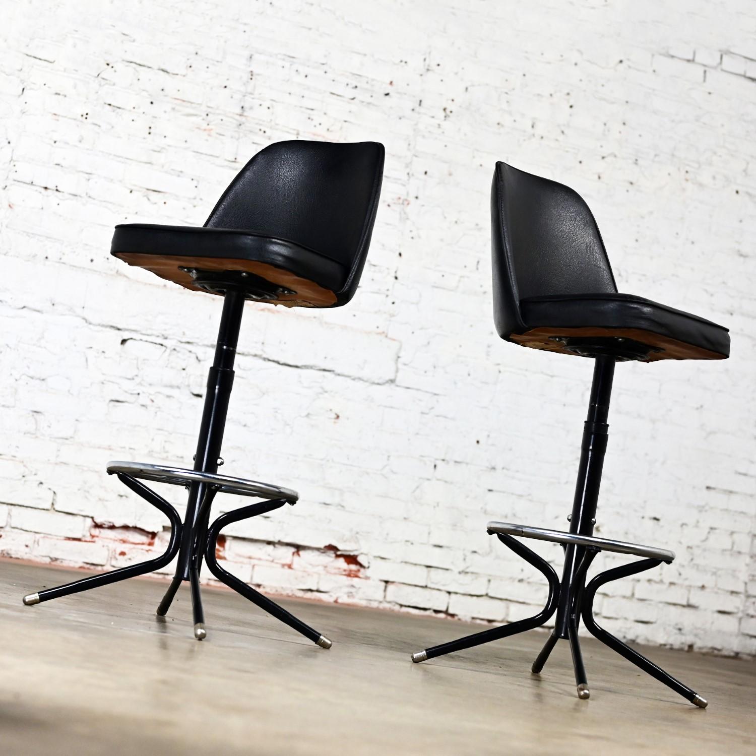 MCM Adjustable Swivel Barstools Black Vinyl Chrome & Black Painted Steel a Pair For Sale 5