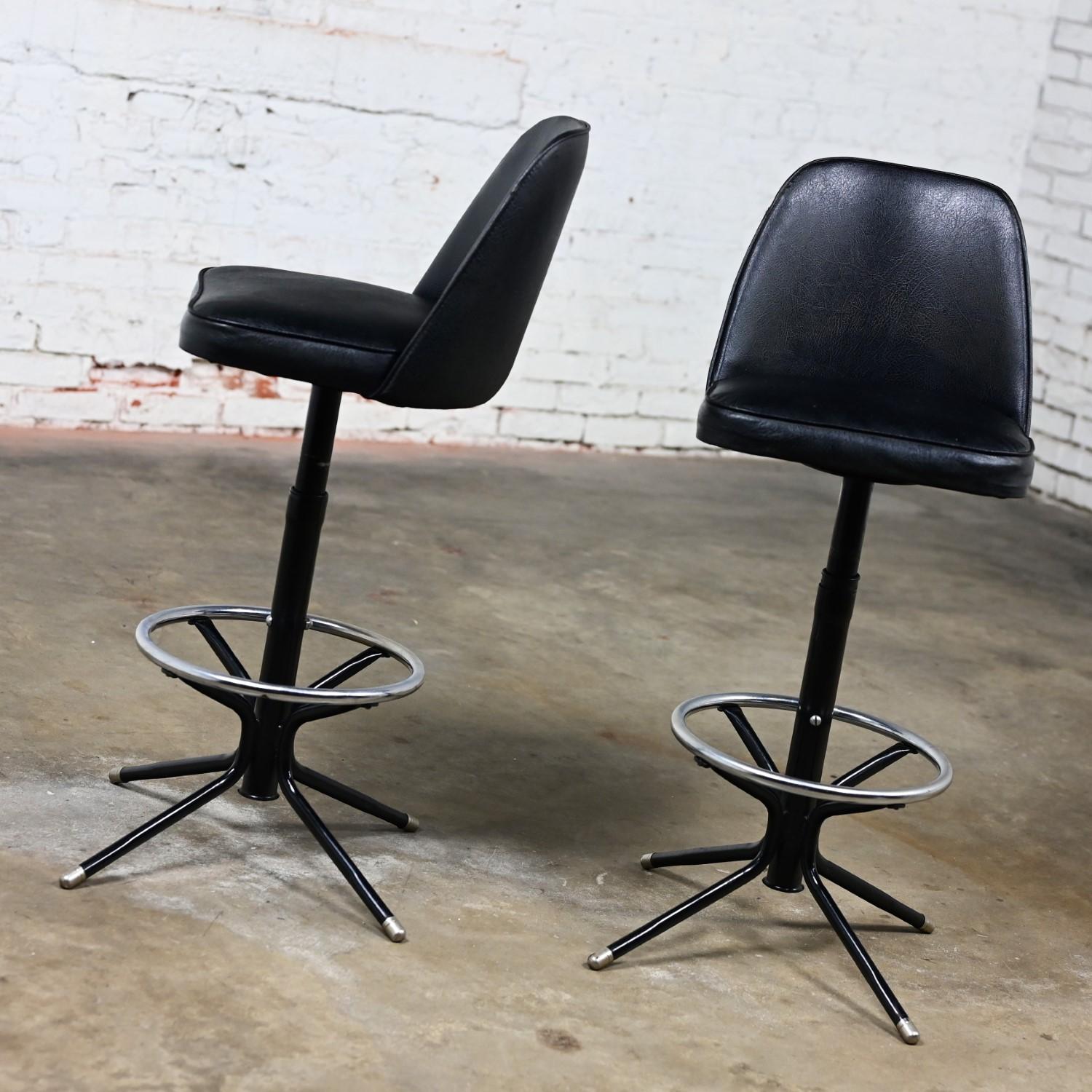 20th Century MCM Adjustable Swivel Barstools Black Vinyl Chrome & Black Painted Steel a Pair For Sale