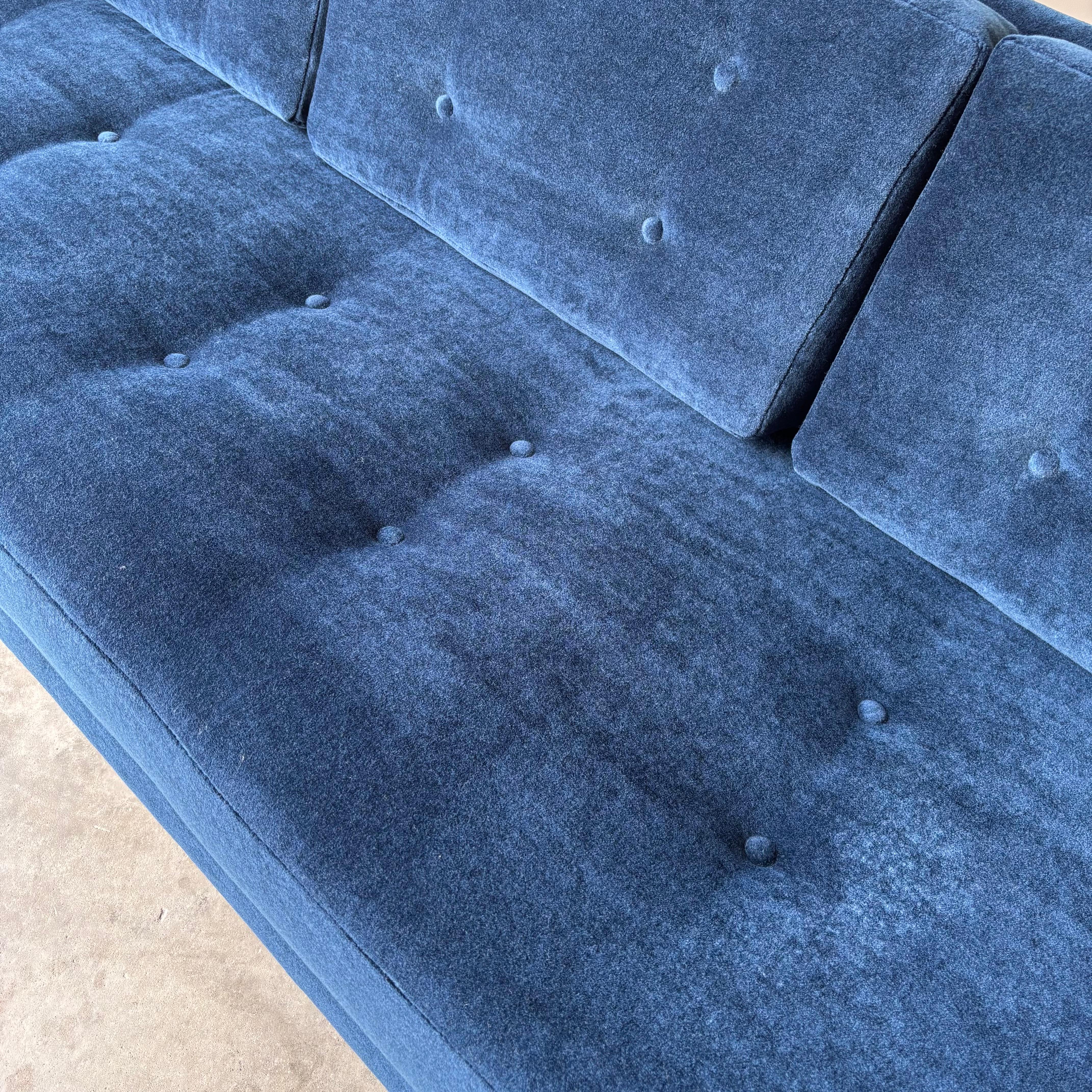 Mohair Canapé Adrian Pearsall de MCM, tissu mohair neuf en vente
