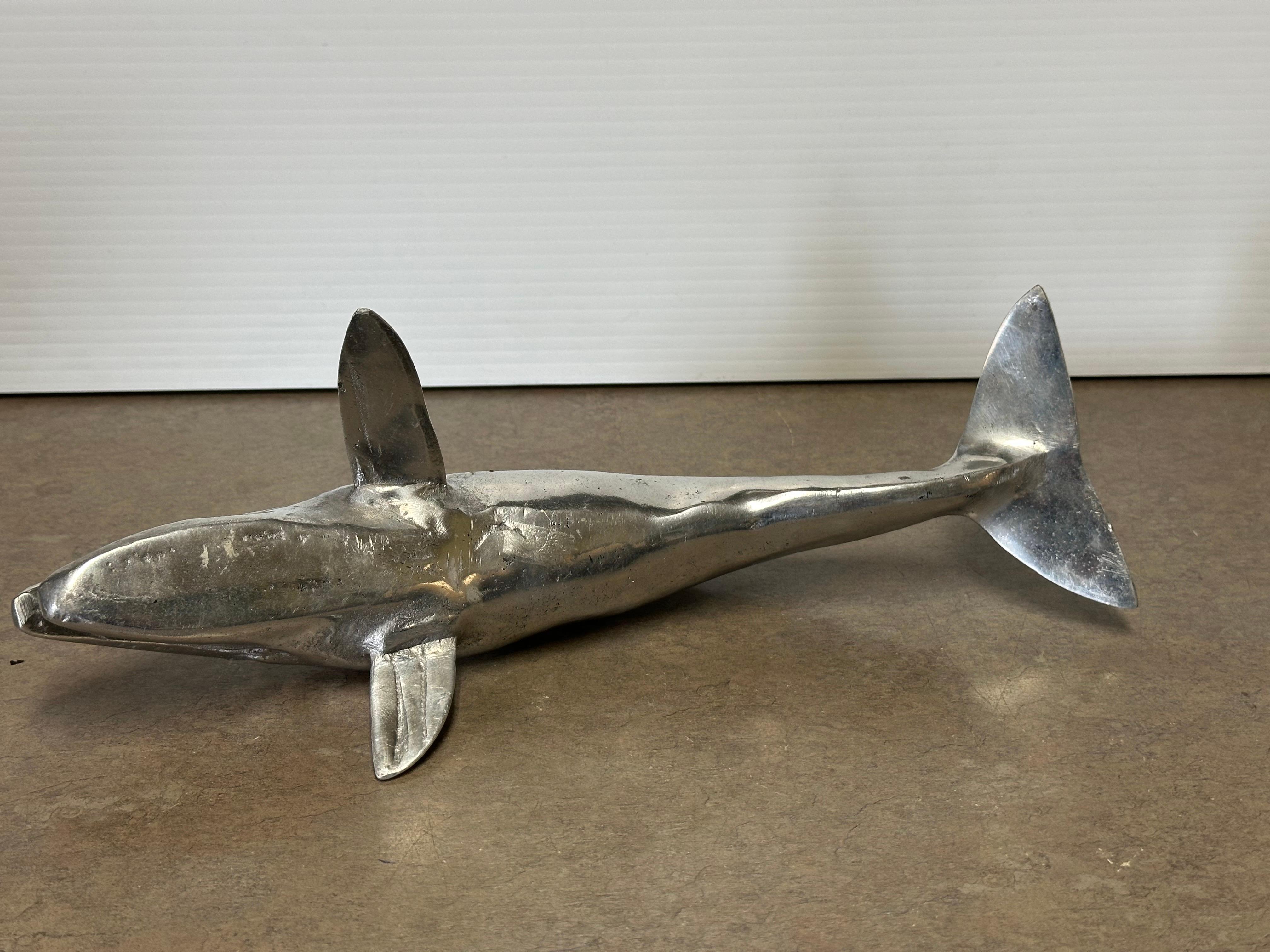 MCM Escultura / Pisapapeles de Aluminio Ballena en venta 2