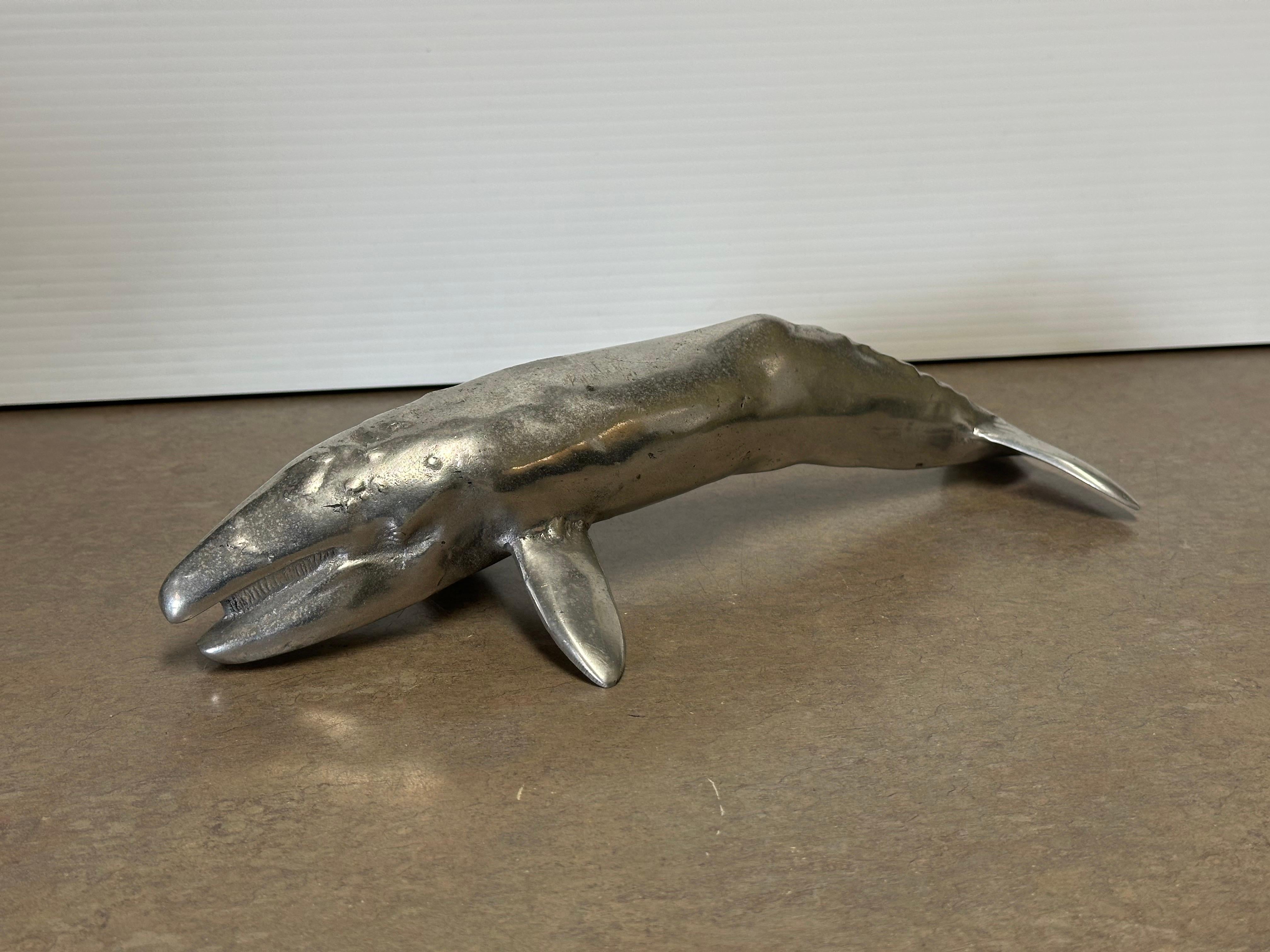 MCM Escultura / Pisapapeles de Aluminio Ballena en venta 3
