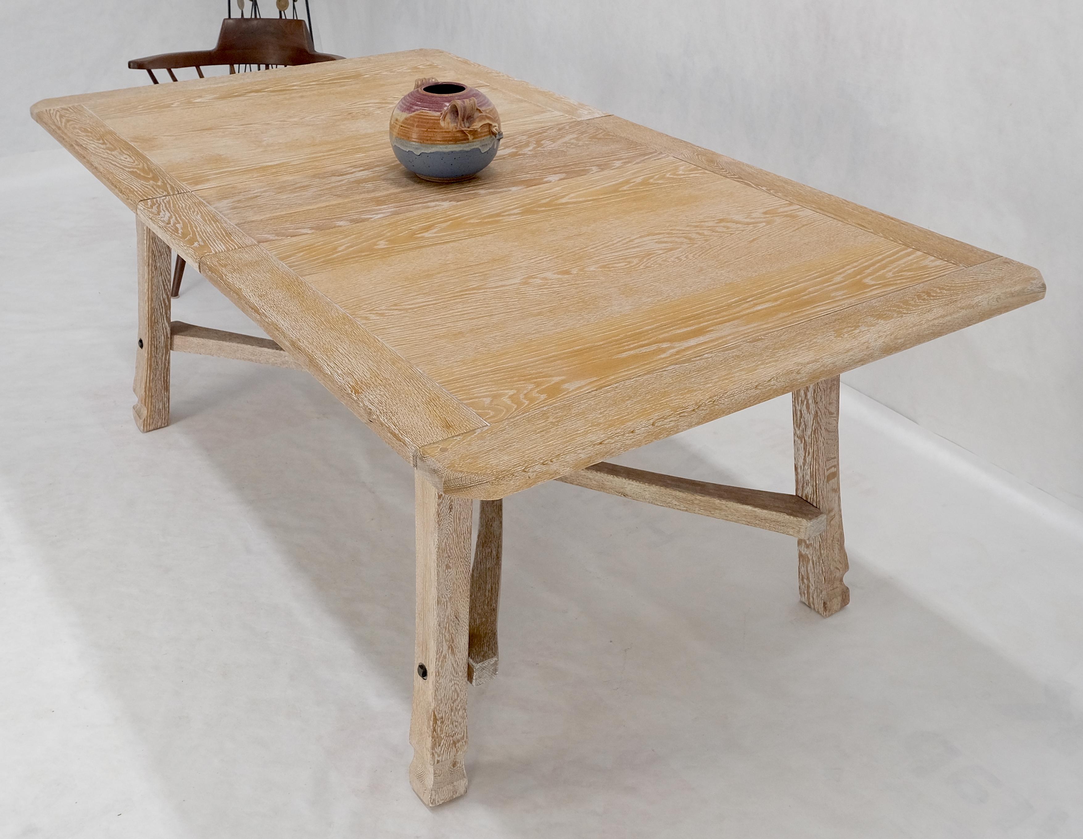 Table de salle à manger MCM Arts & Crafts en chêne cérusé avec panneau de feuilles à rallonge de 12 pouces Mint en vente 3