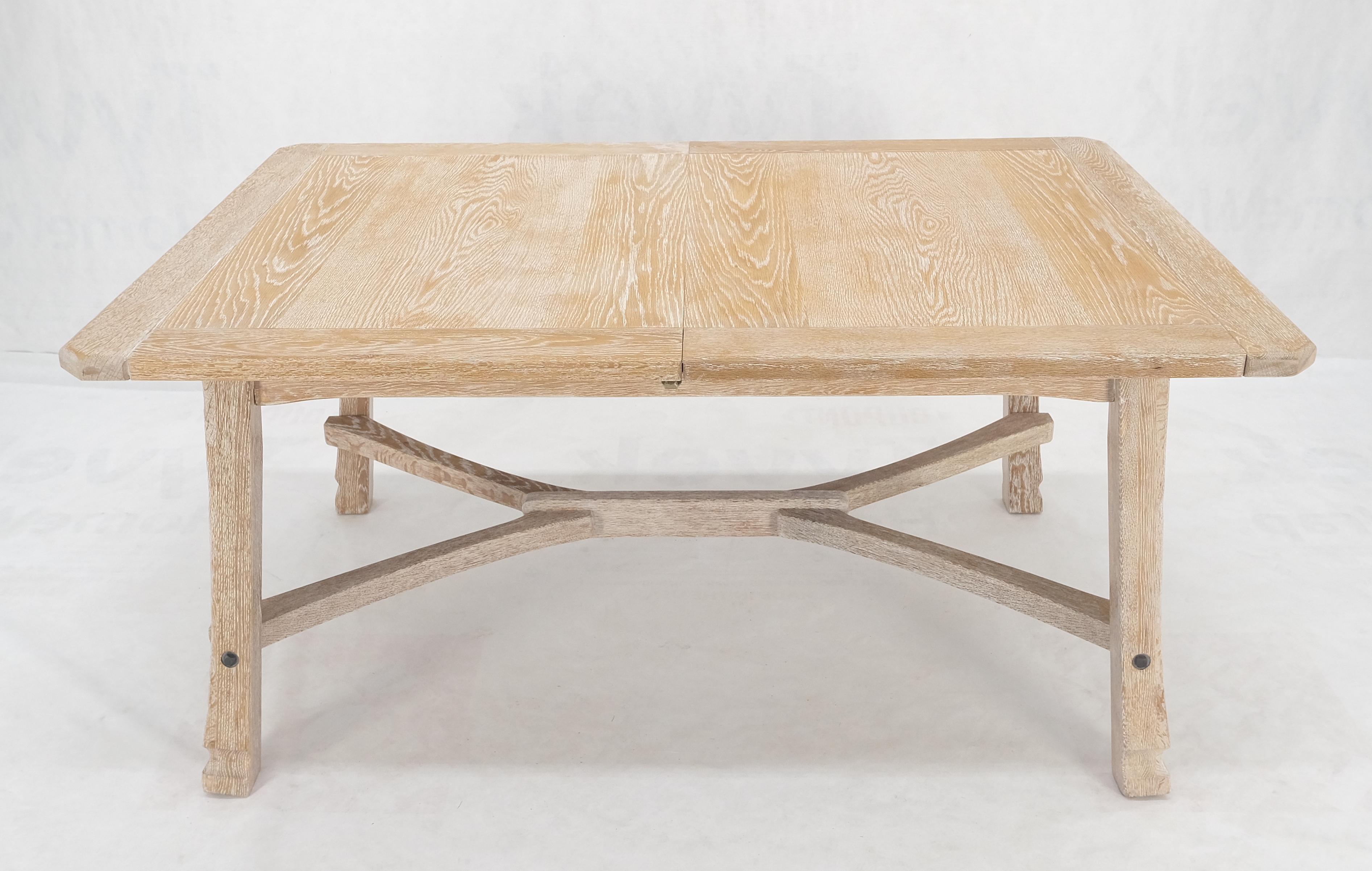 Mid-Century Modern Table de salle à manger MCM Arts & Crafts en chêne cérusé avec panneau de feuilles à rallonge de 12 pouces Mint en vente