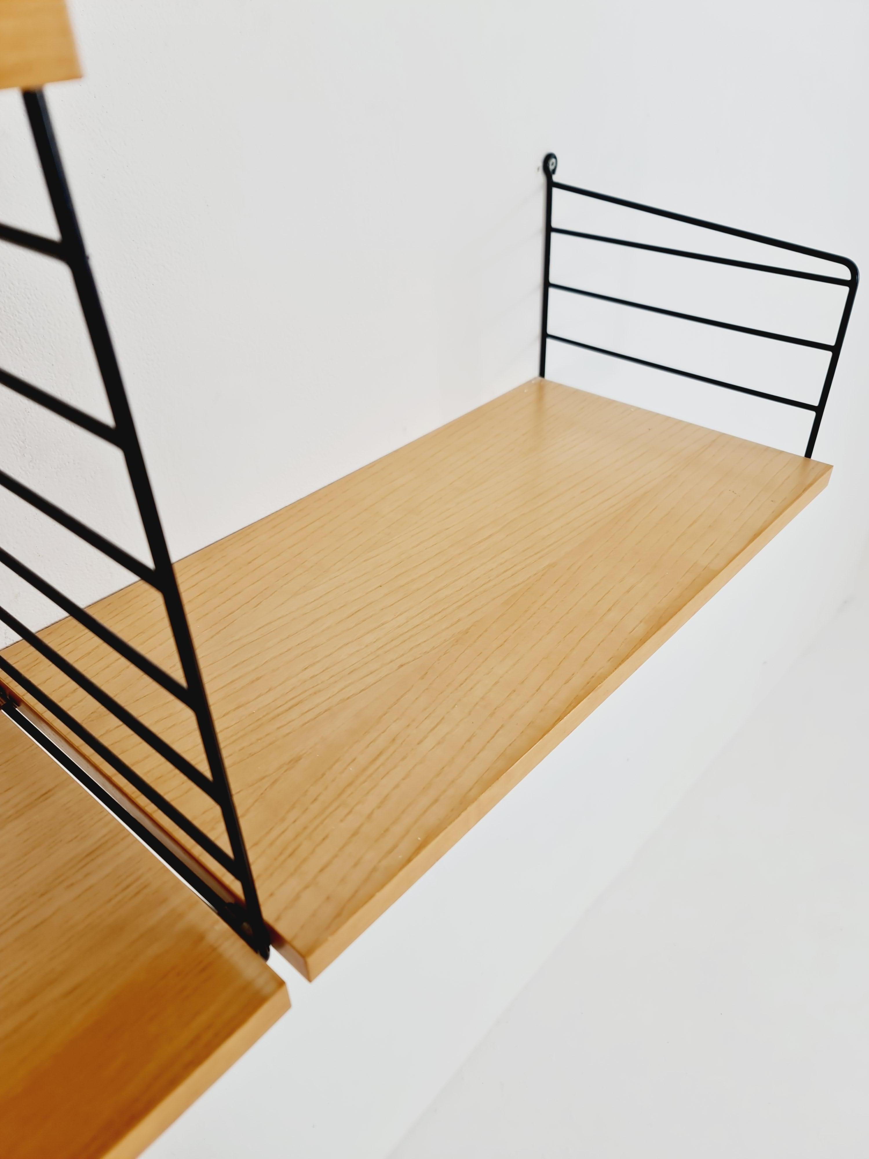 MCM Ash shelving system - consists of Black lacquered metal ladders, from string In Good Condition For Sale In Gaggenau, DE