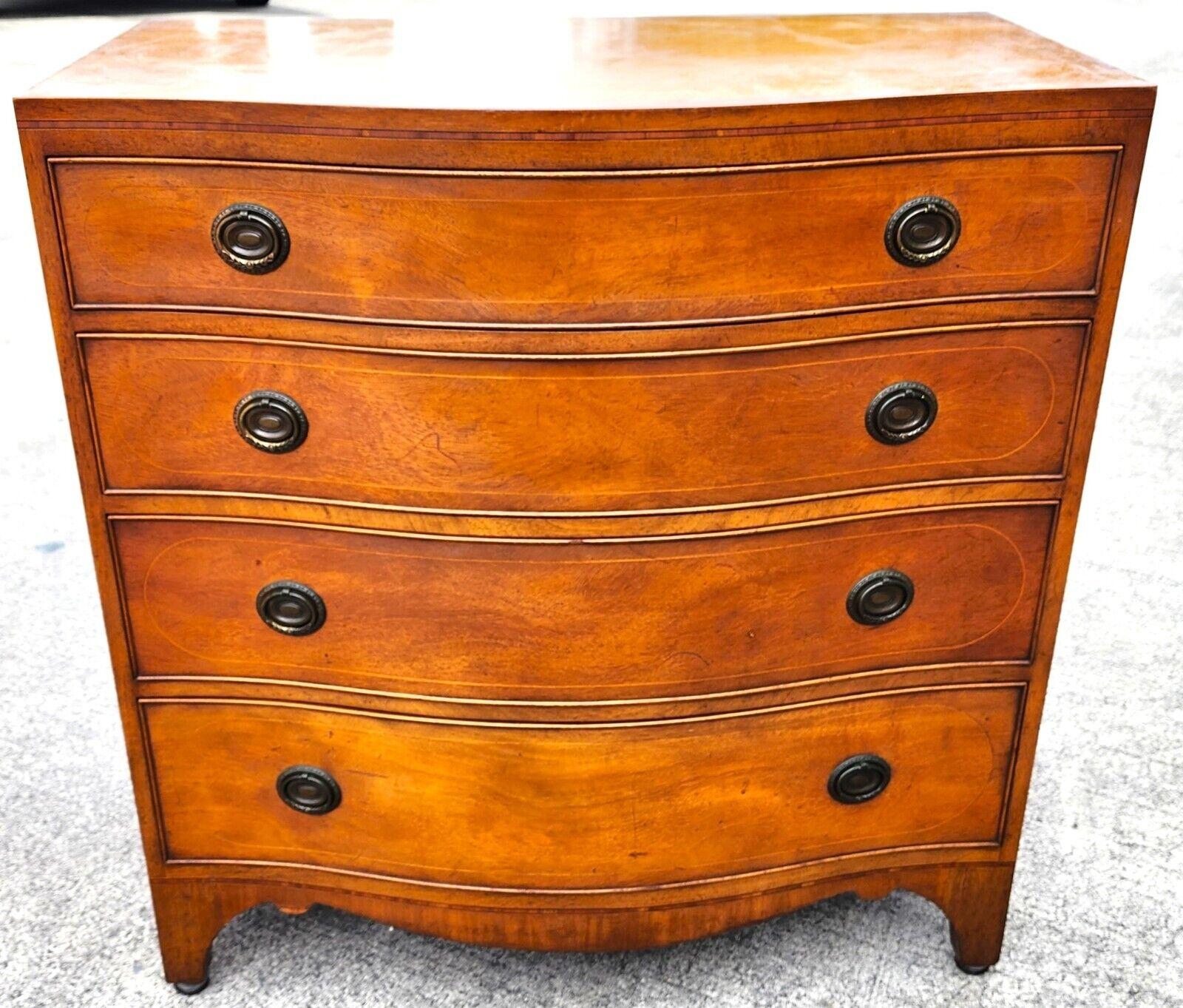 MCM Bachelor Chests Serpentine 1950s Pair by OLD COLONY In Good Condition In Lake Worth, FL