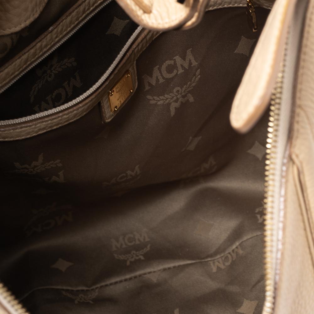 MCM Beige Lederhobo aus Leder Damen