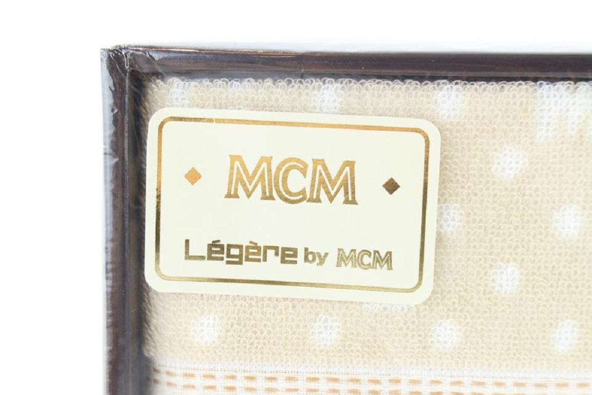 MCM Beigefarbenes Legere Logo Handtuchset 12mcz1126 Schal/Wrap im Angebot 1