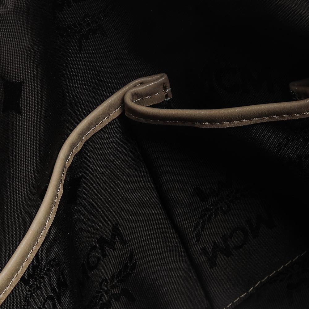 MCM Beige Visetos beschichtetes Segeltuch und Leder Essential Hobo 6