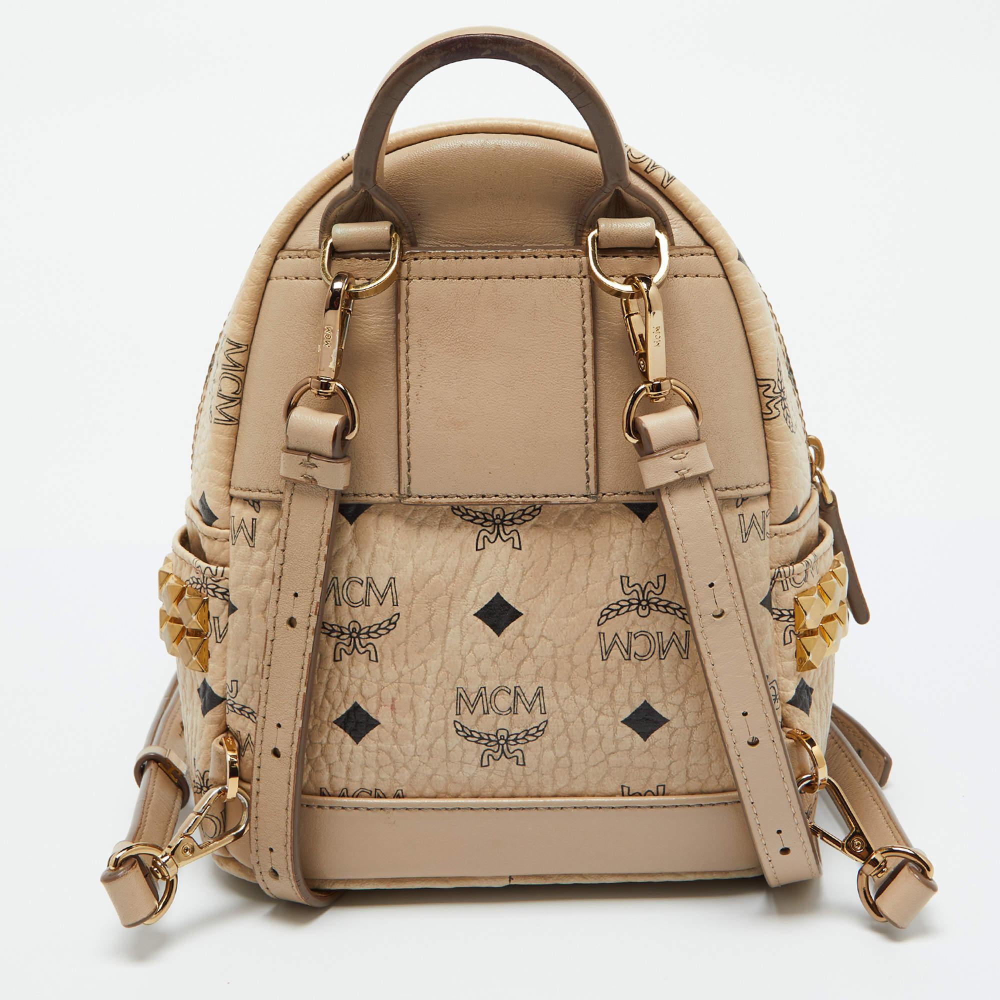 Sac à dos Stark-Bebeo Boo en toile visetos et cuir beige clouté État moyen - En vente à Dubai, Al Qouz 2