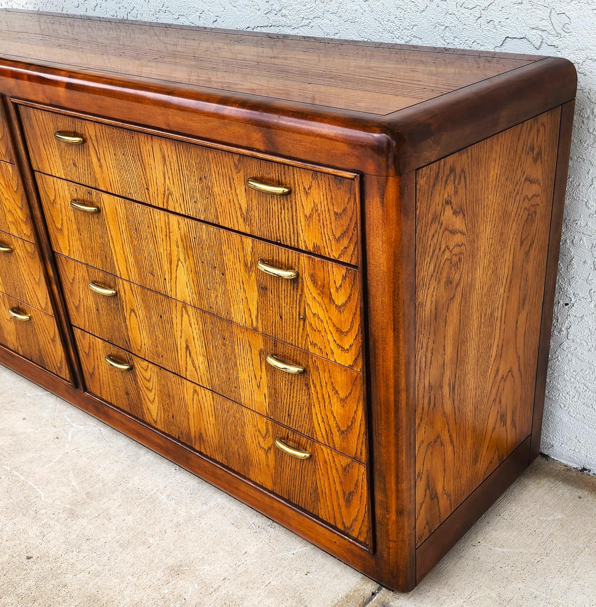 MCM Bernhardt Flair Kommode Rosenholz Nussbaum 1960s (Messing) im Angebot