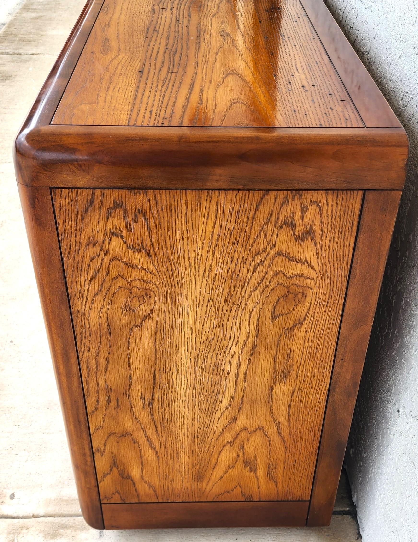 MCM Bernhardt Flair Kommode Rosenholz Nussbaum 1960s im Angebot 1