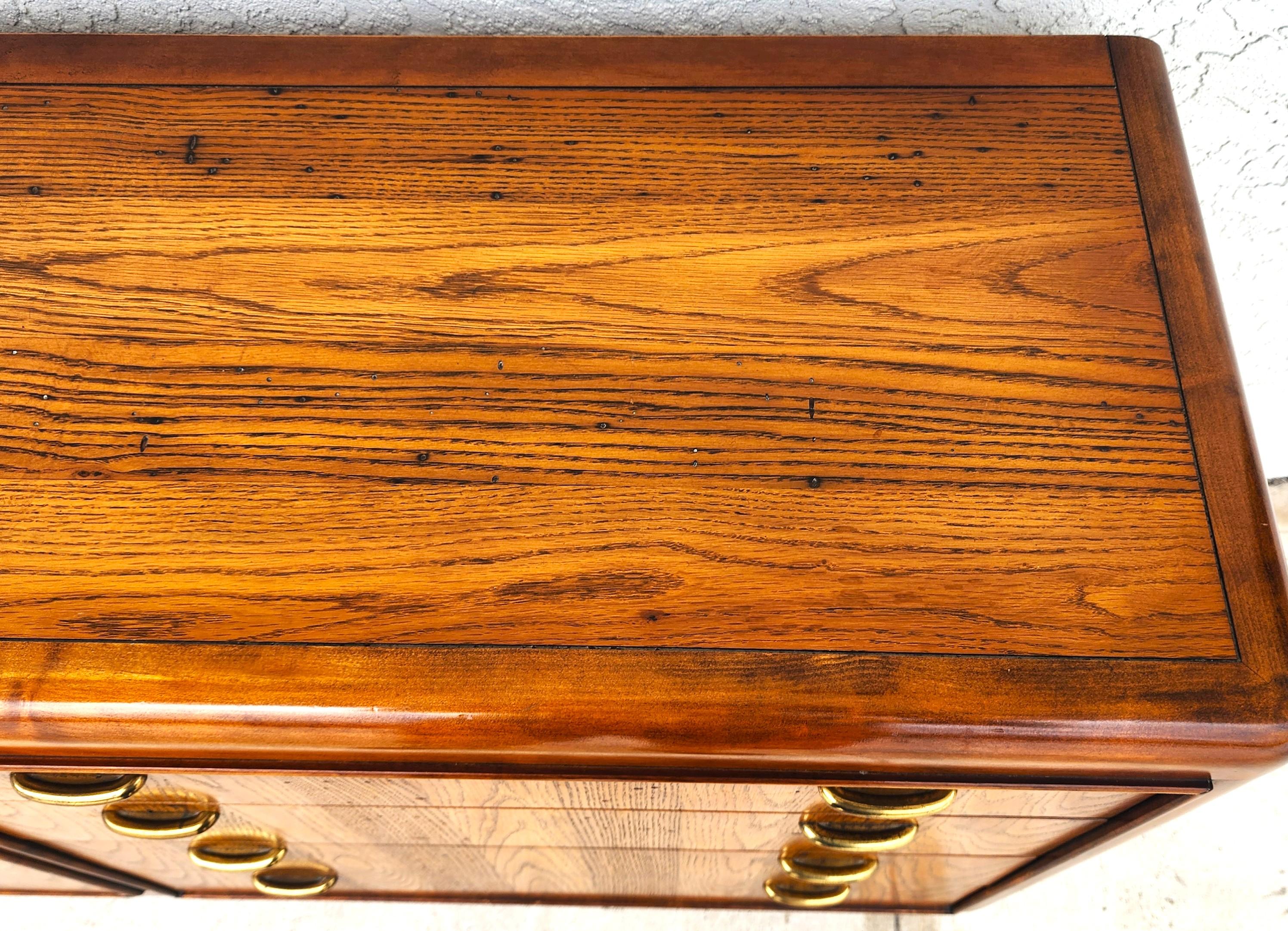 MCM Bernhardt Flair Kommode Rosenholz Nussbaum 1960s im Angebot 3