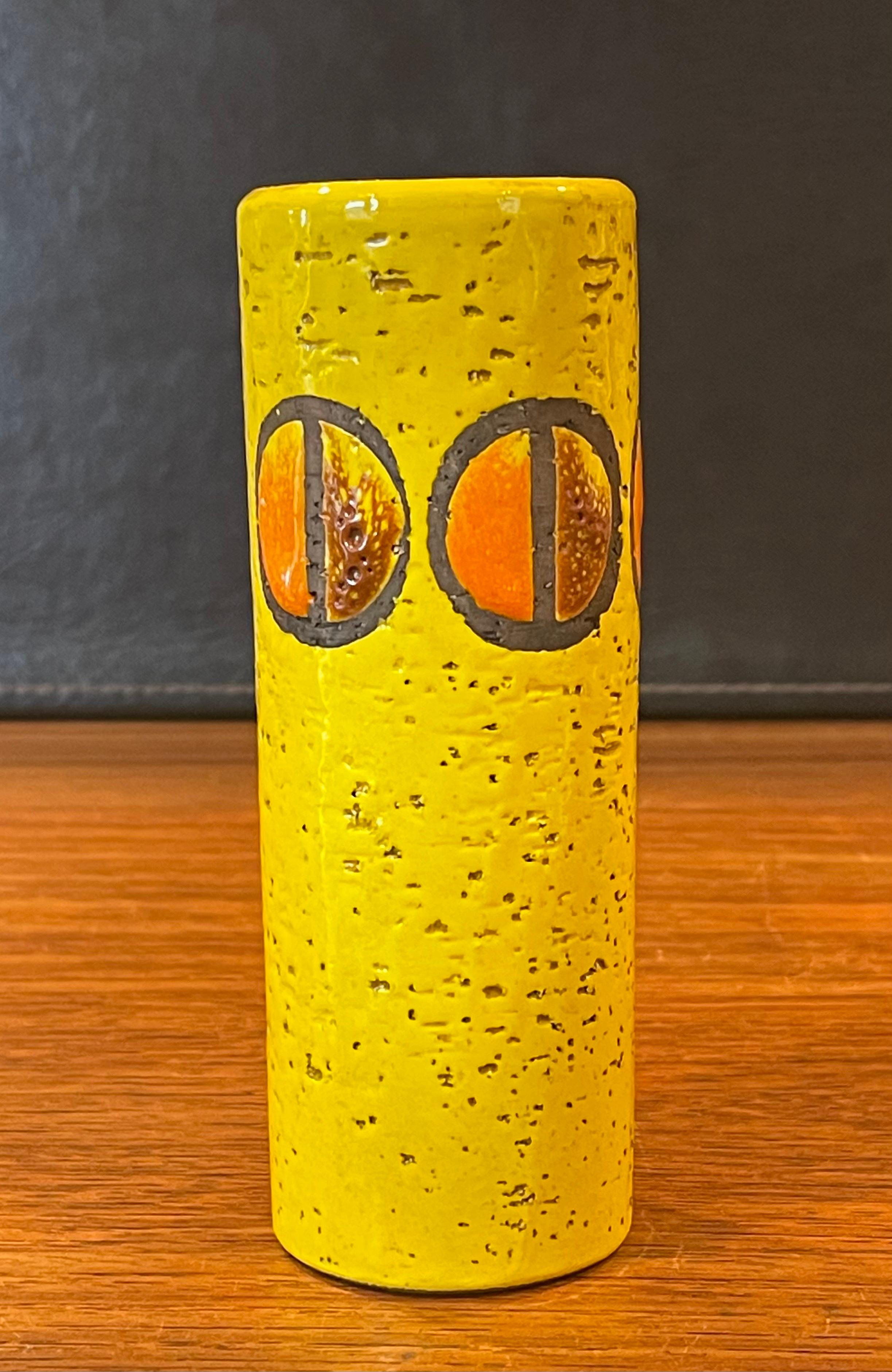 20ième siècle Petit vase jaune Bitossi de MCM par Rosenthal Netter en vente
