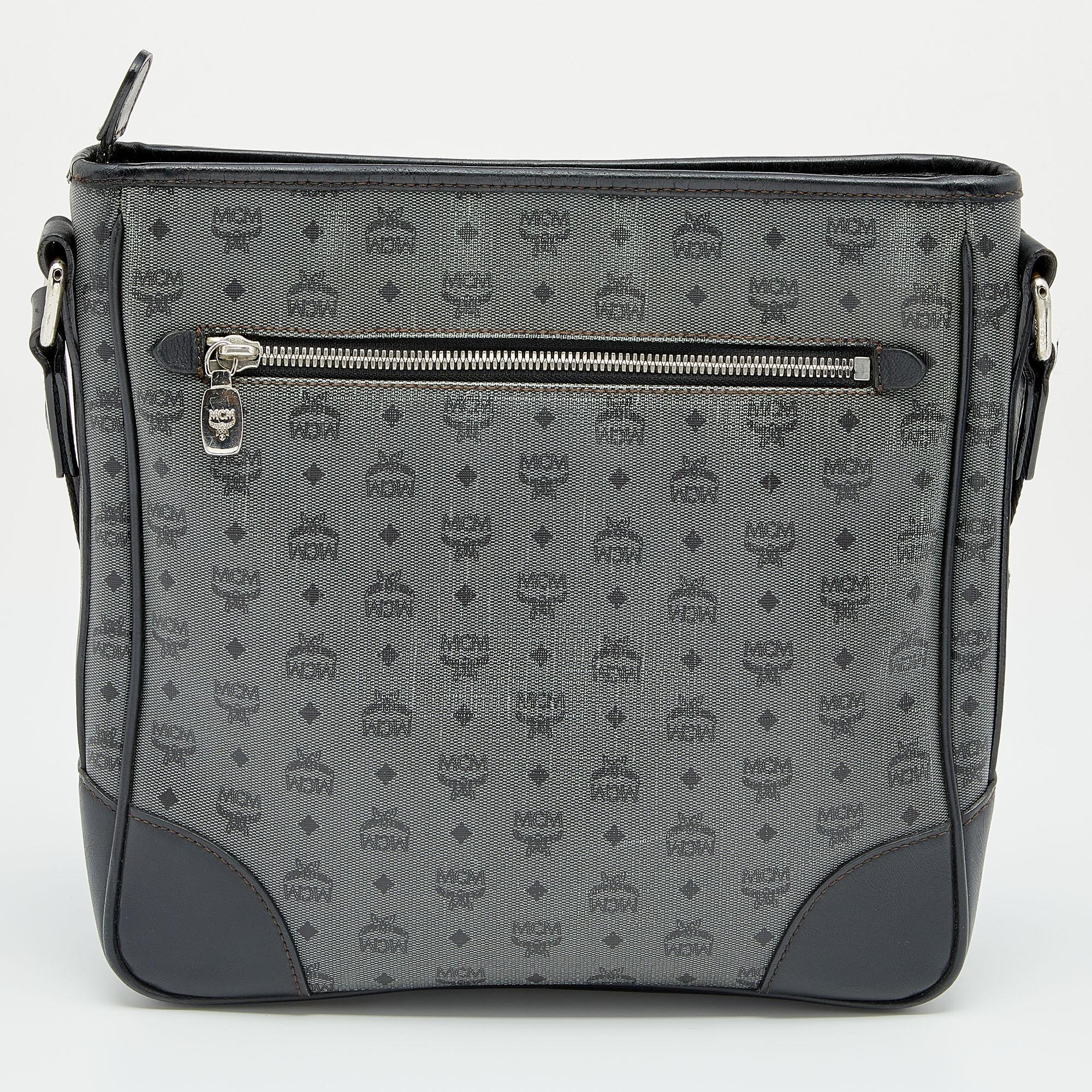 Designed to last, this beautiful crossbody bag from MCM is a prized buy. Comfortable and easy to carry, this handy creation comes with an interior lined to keep your essentials organized and safe.