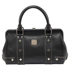MCM Sac à cadre en cuir noir clouté
