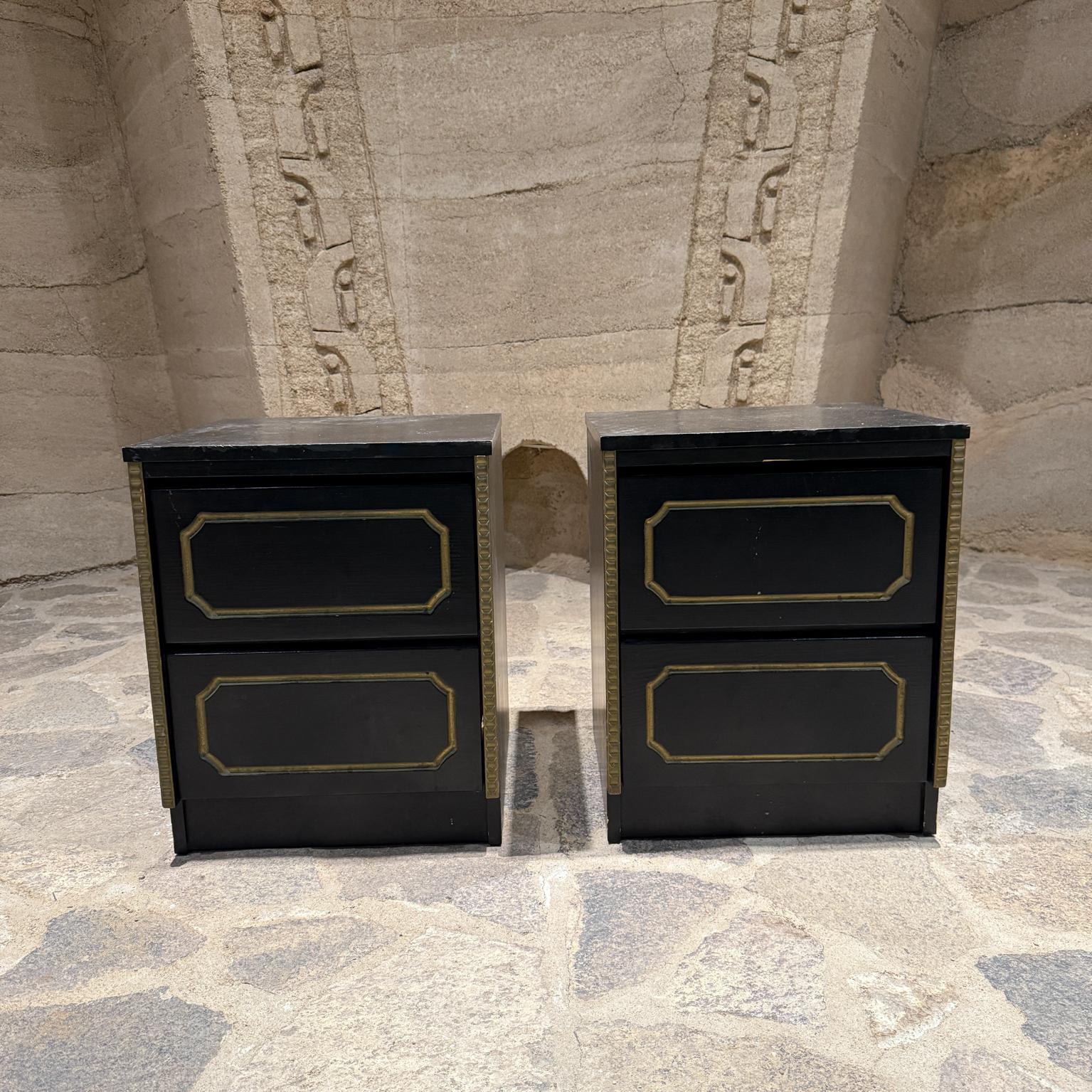 AMBIANIC presents
In the style of Dorothy Draper Black Sculptural Nightstands
21 h x 14.88 w x 16.38
Preowned original vintage condition
Refer to images listed
Delivery to LA PS OC