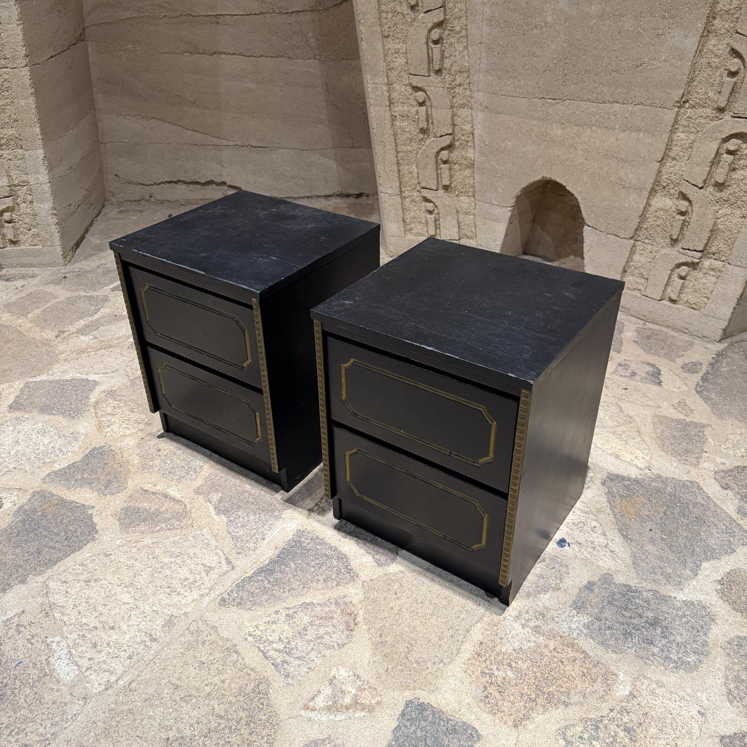 MCM Black Nightstands Styled After Dorothy Draper In Good Condition For Sale In Chula Vista, CA