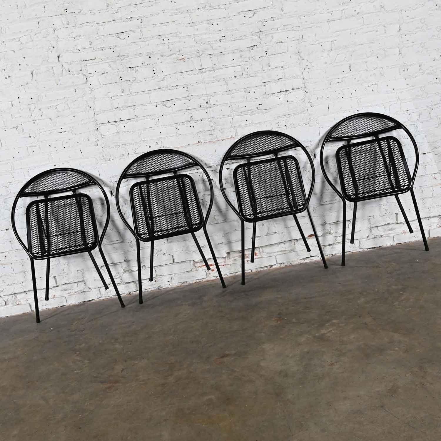 1960’s MCM Black Outdoor Set of 4 Rid-Jid Hoop Chairs & Newer Dining Table For Sale 3
