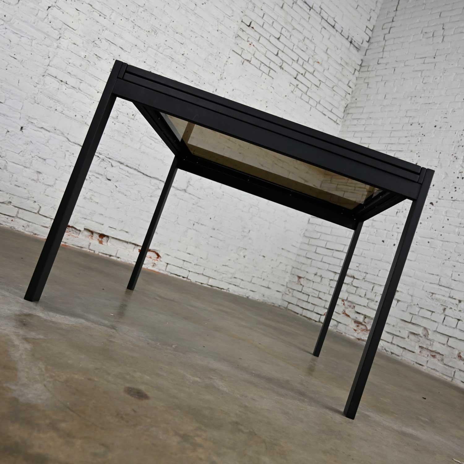 Mid-Century Modern MCM Black Powder Coated Metal Smoked Glass Square Expanding Table Attr DIA For Sale