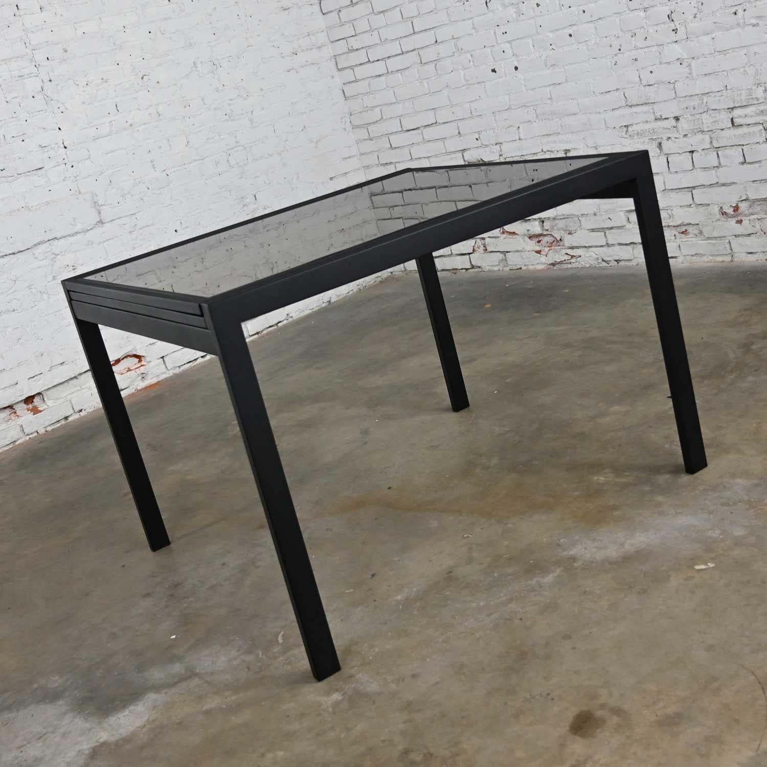 Mid-Century Modern MCM Black Powder Coated Metal Smoked Glass Square Expanding Table Attr DIA