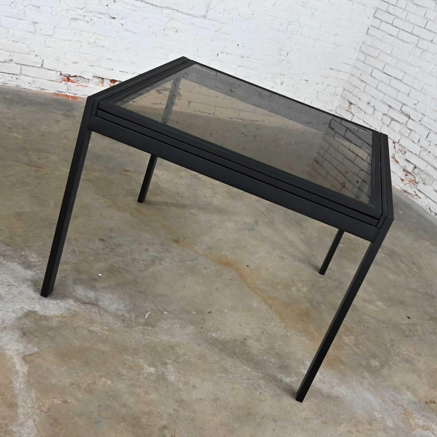 MCM Black Powder Coated Metal Smoked Glass Square Expanding Table Attr DIA In Good Condition For Sale In Topeka, KS