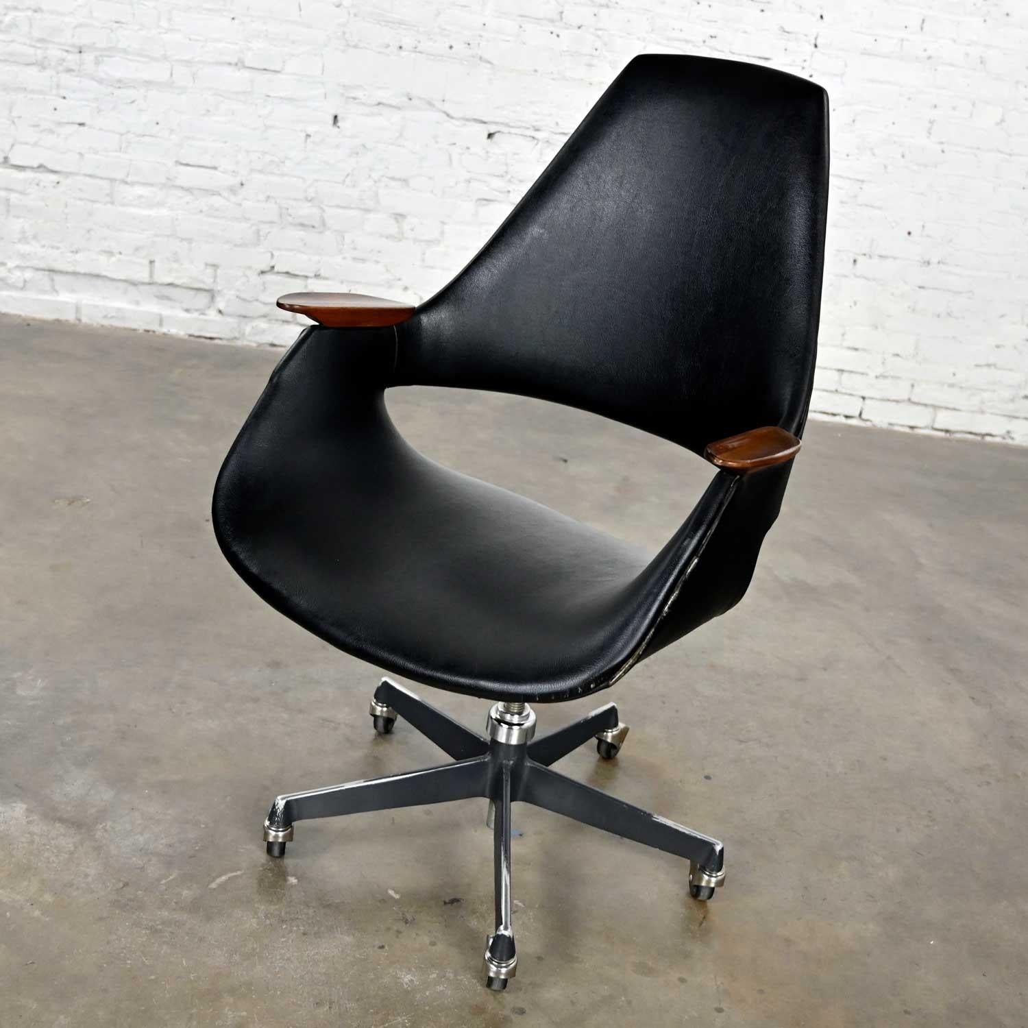 20th Century MCM Black Vinyl Rolling Desk Chair Wood Arms by Arthur Umanoff for Madison #2635