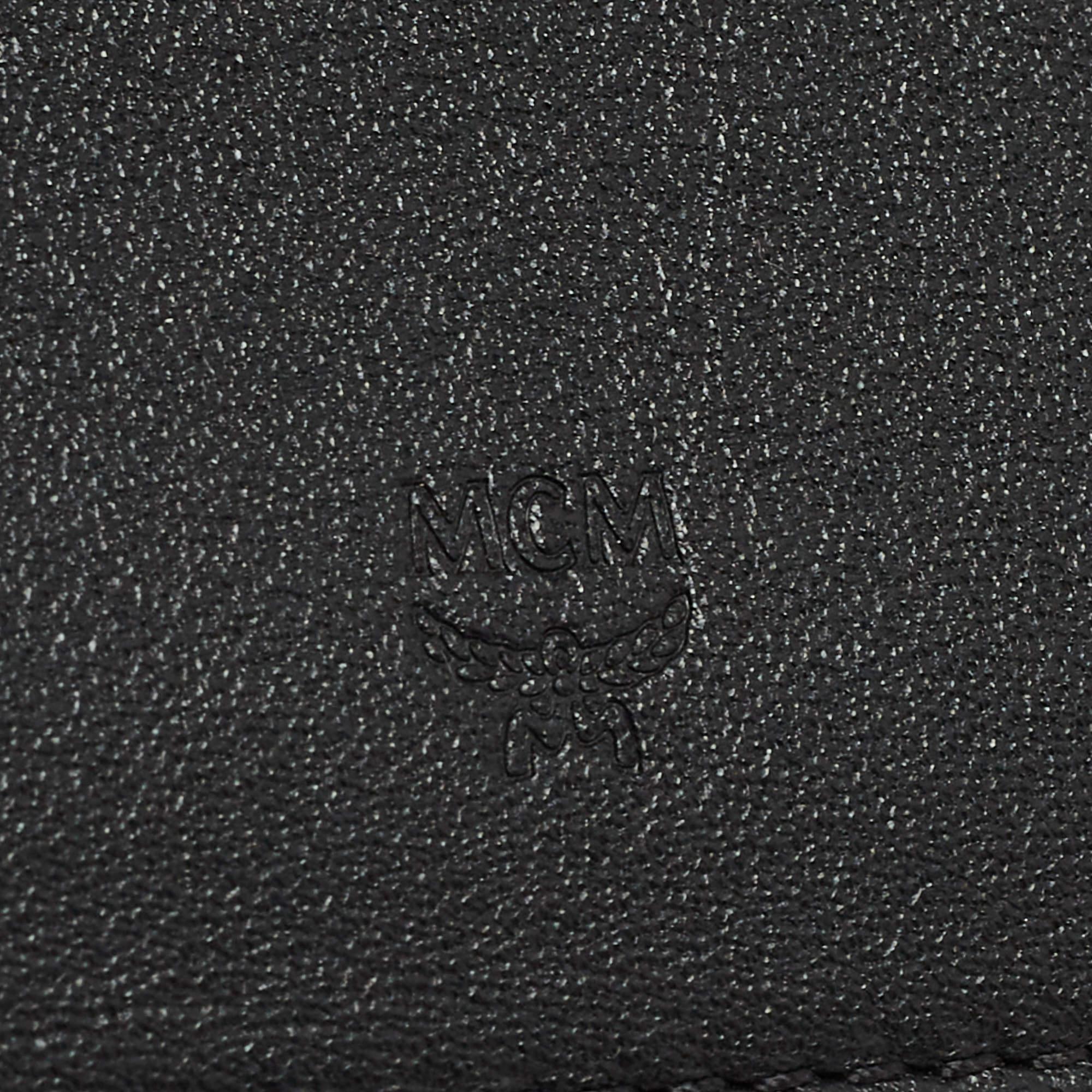 MCM Black Visetos Coated Canvas Bifold Compact Wallet en vente 5