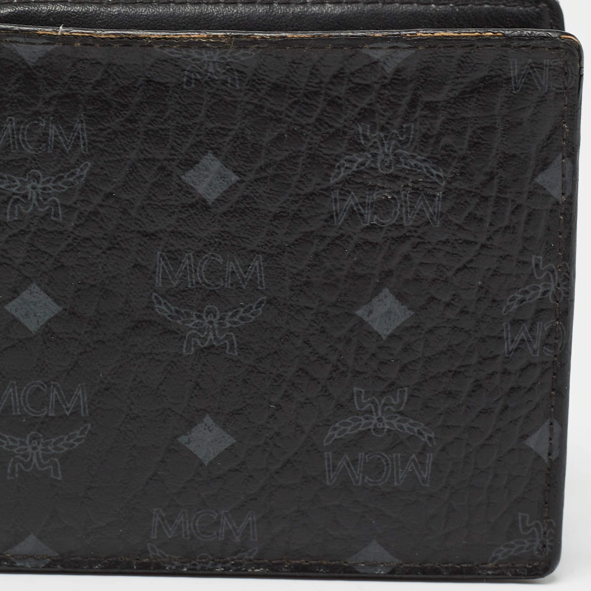 MCM Black Visetos Coated Canvas Bifold Compact Wallet en vente 4